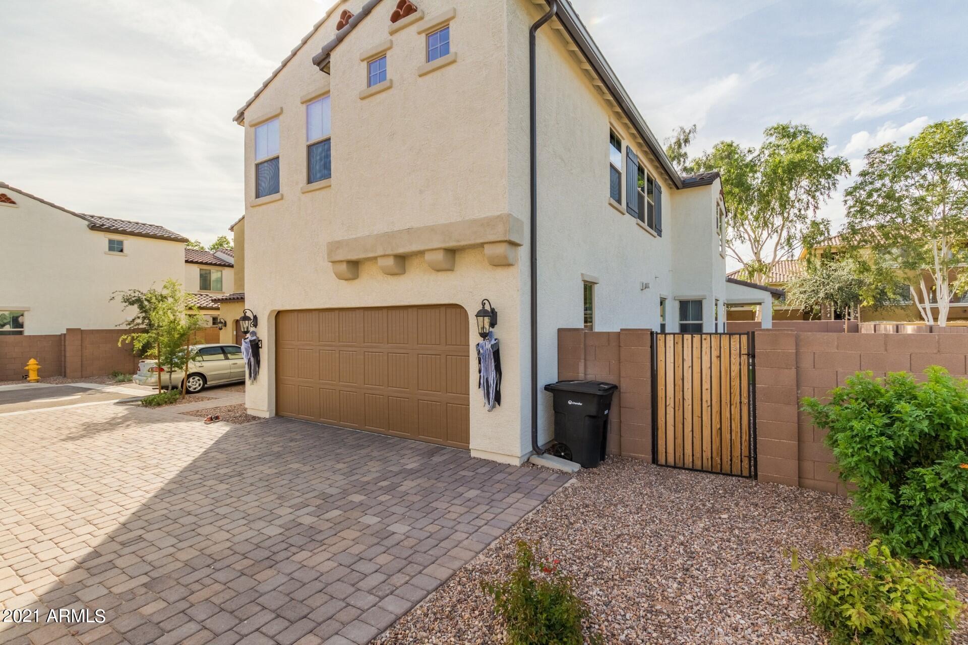 1942 S Sycamore Place