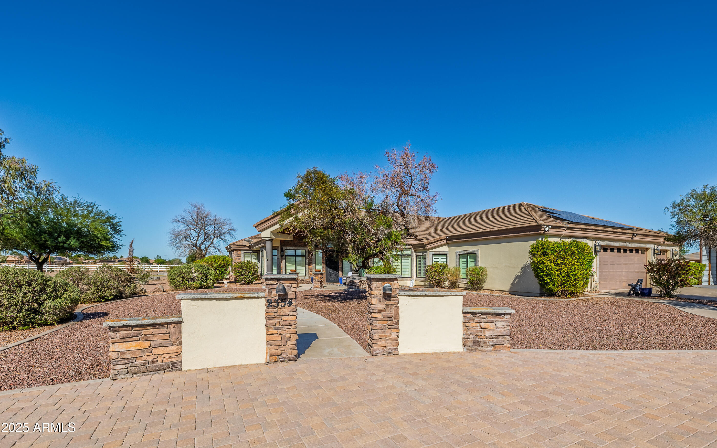 2354 N CASA GRANDE Avenue