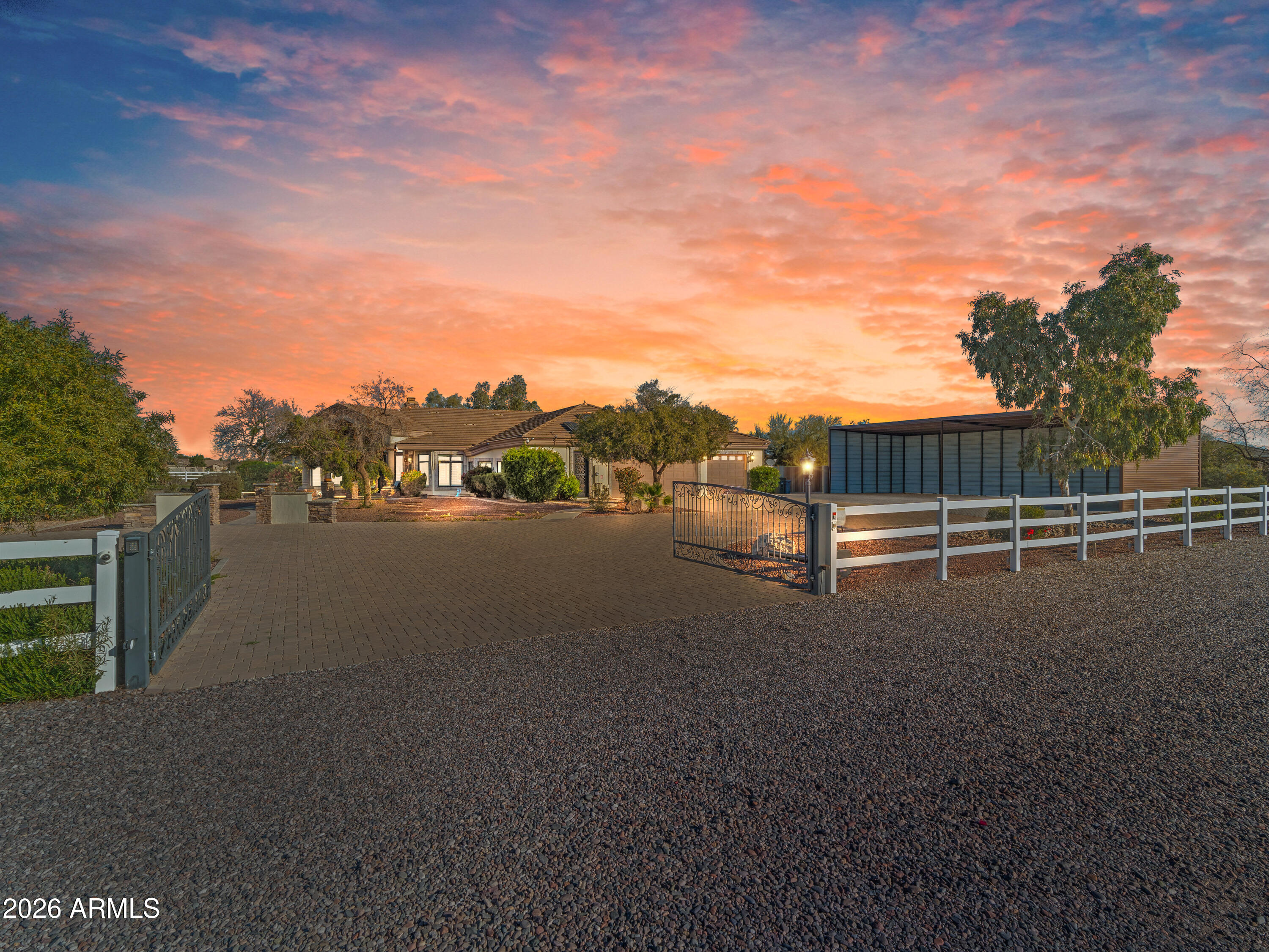 2354 N CASA GRANDE Avenue