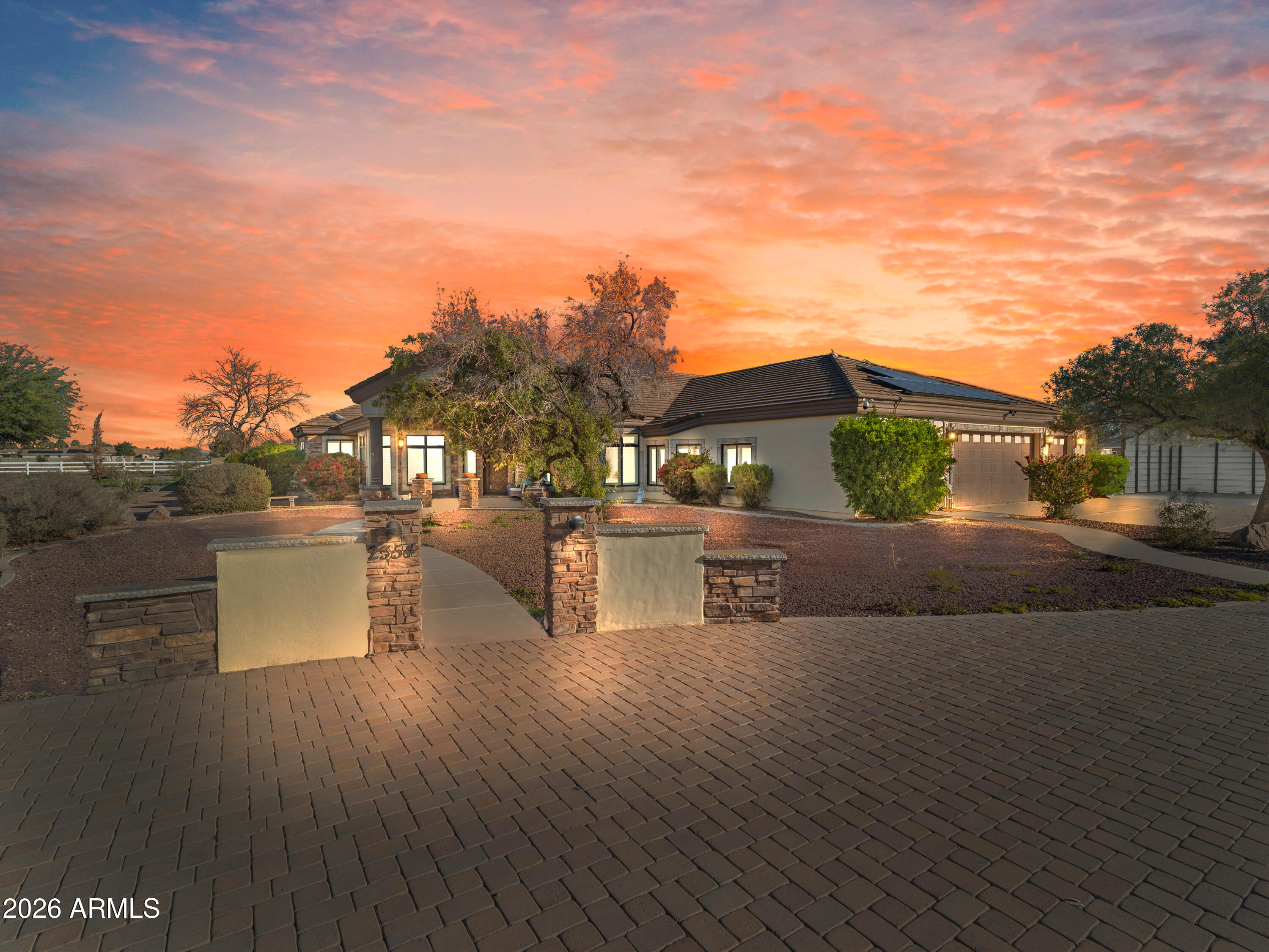 2354 N CASA GRANDE Avenue