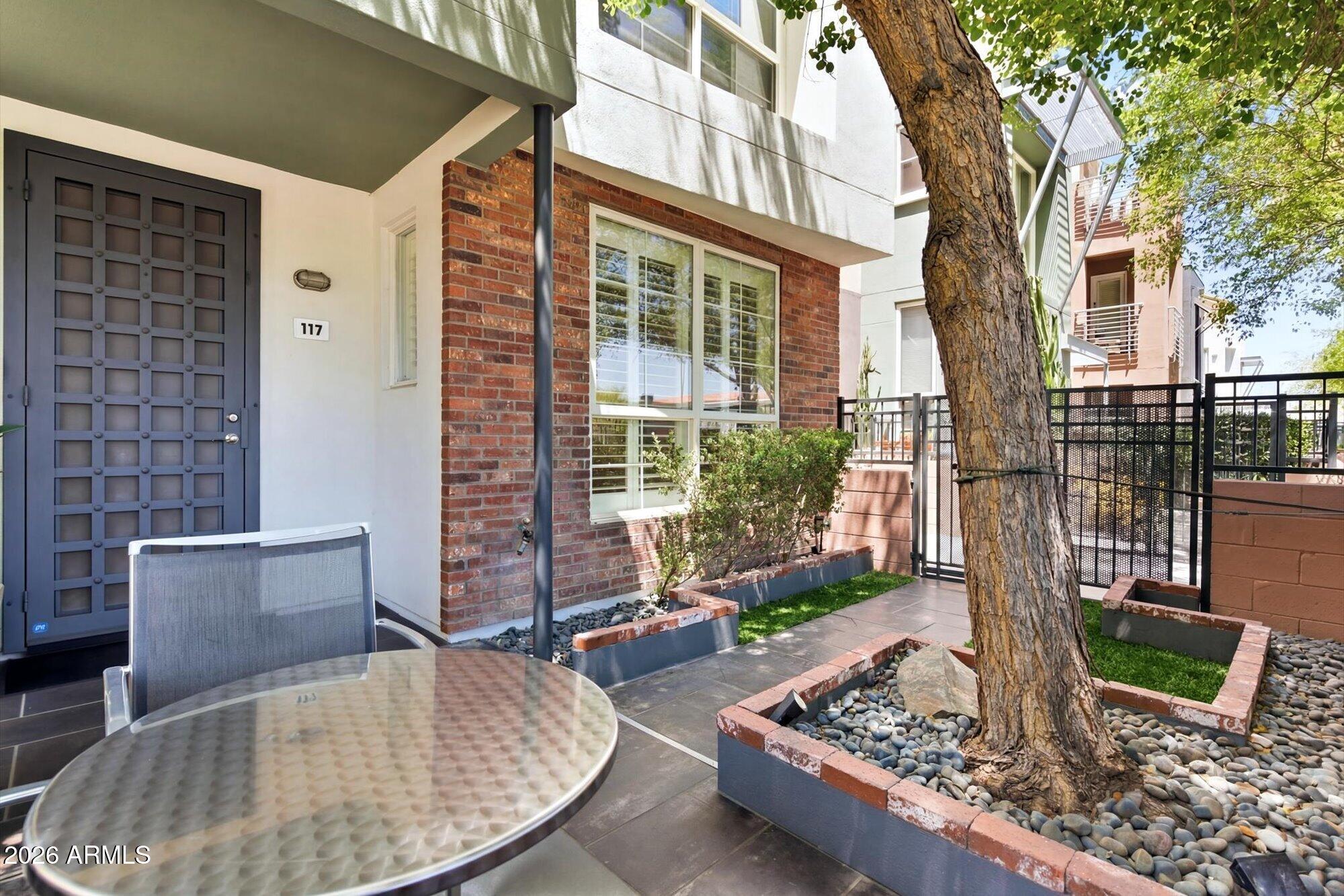706 E WASHINGTON Street 117