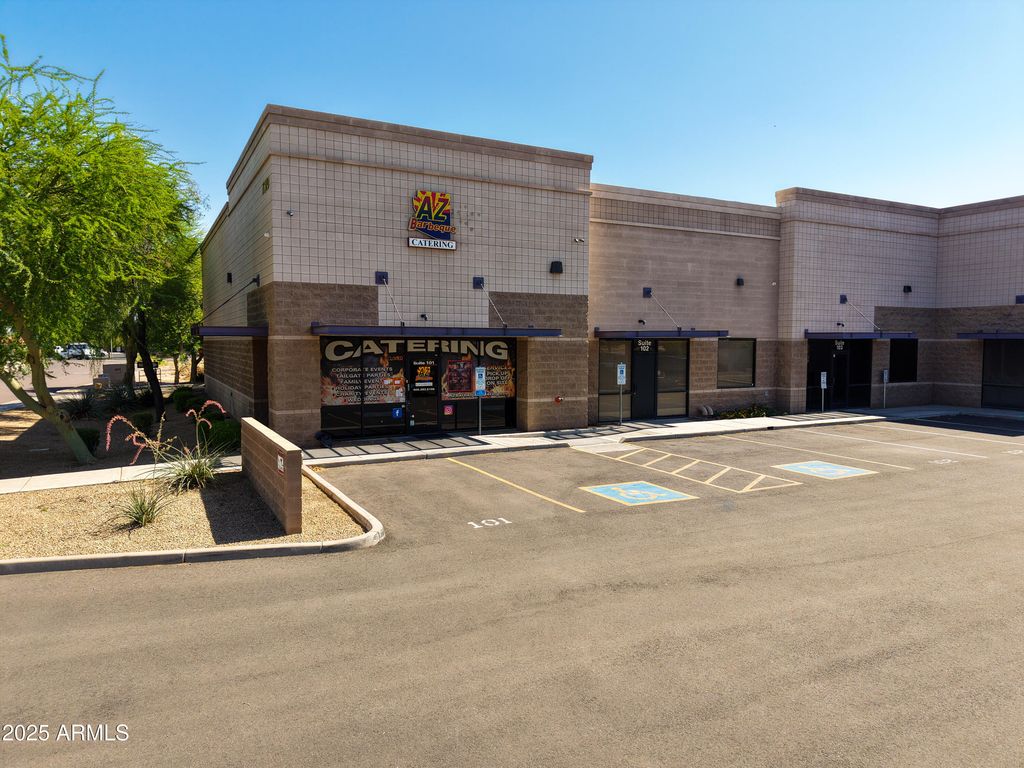 Photo of 7900 N 70th Avenue #101, Glendale, AZ 85303 (MLS # 6969356)