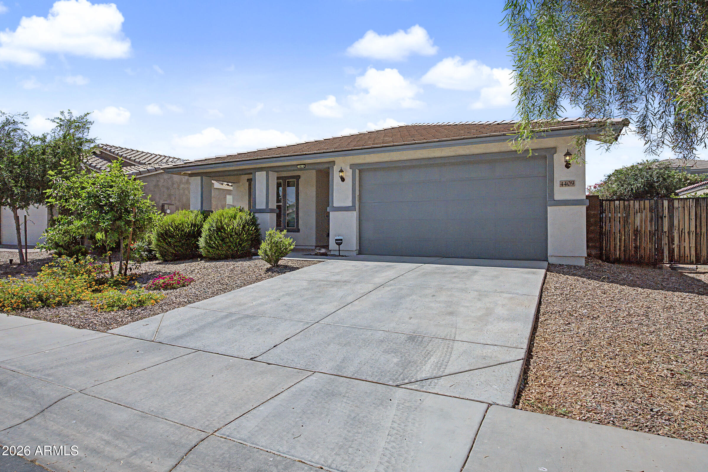 4409 W VERVAIN Avenue