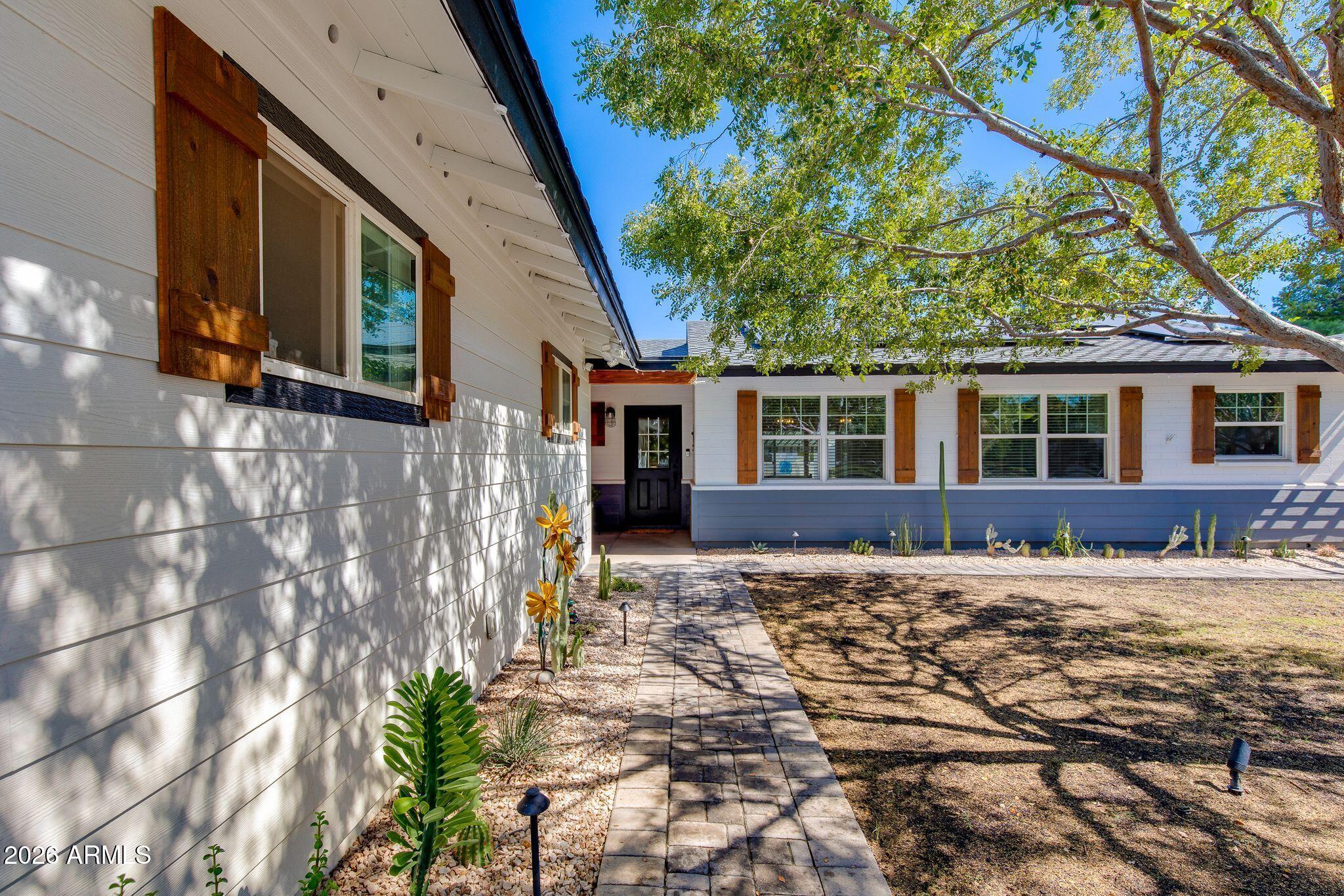 719 W KALER Drive