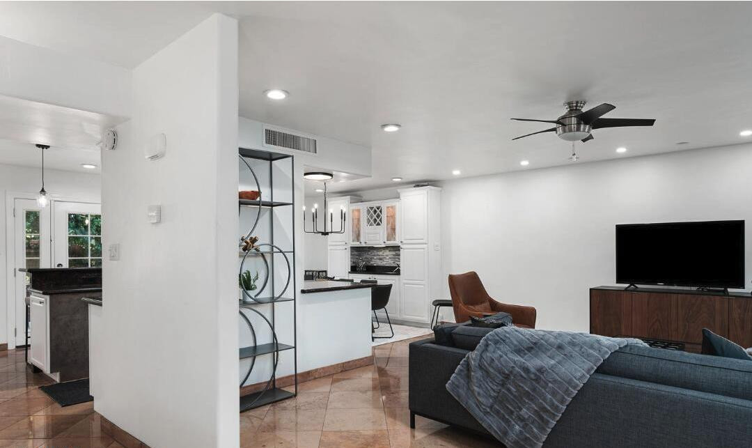 8620 E San Miguel Avenue