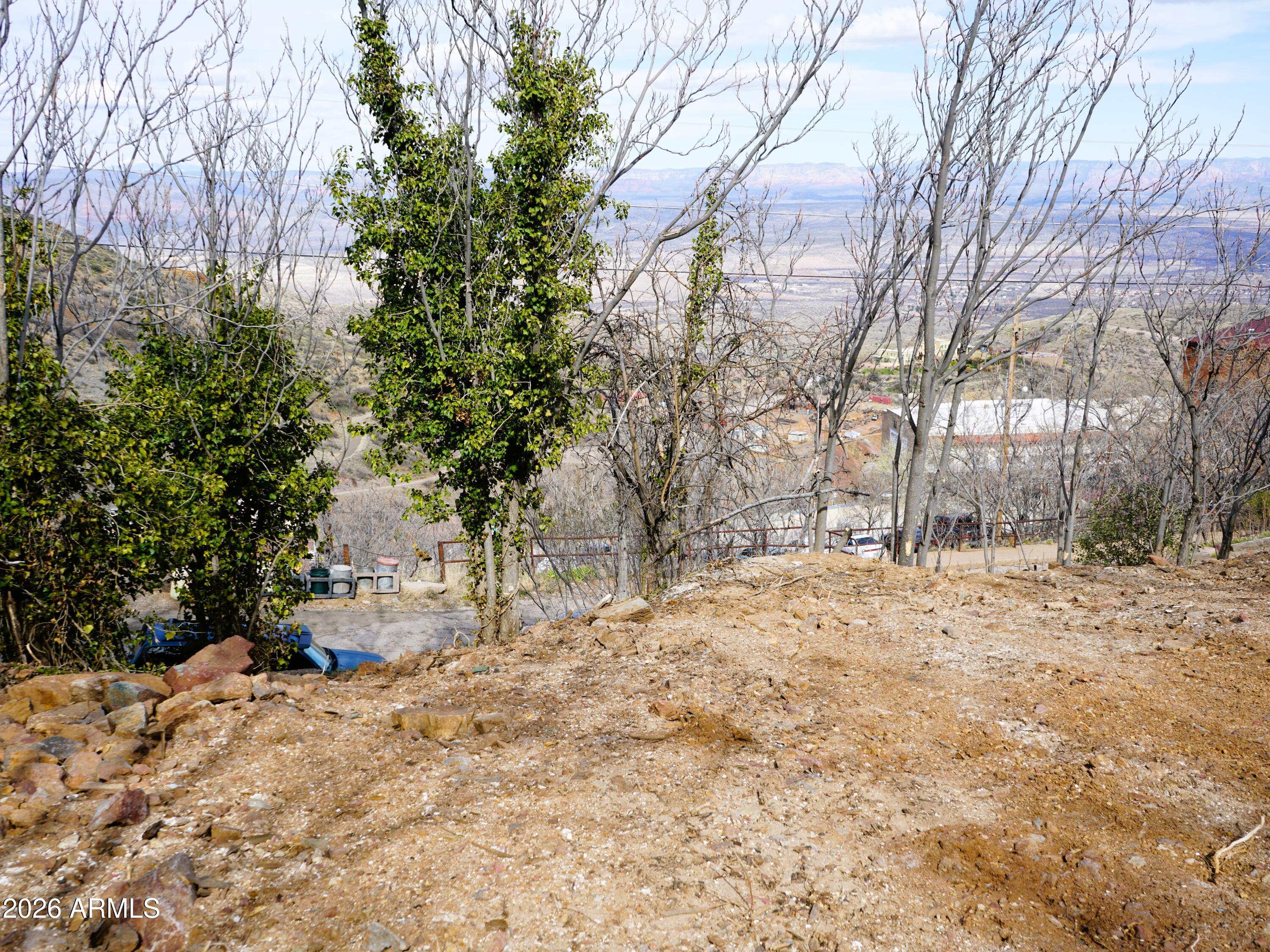 25 MAGNOLIA Avenue 2