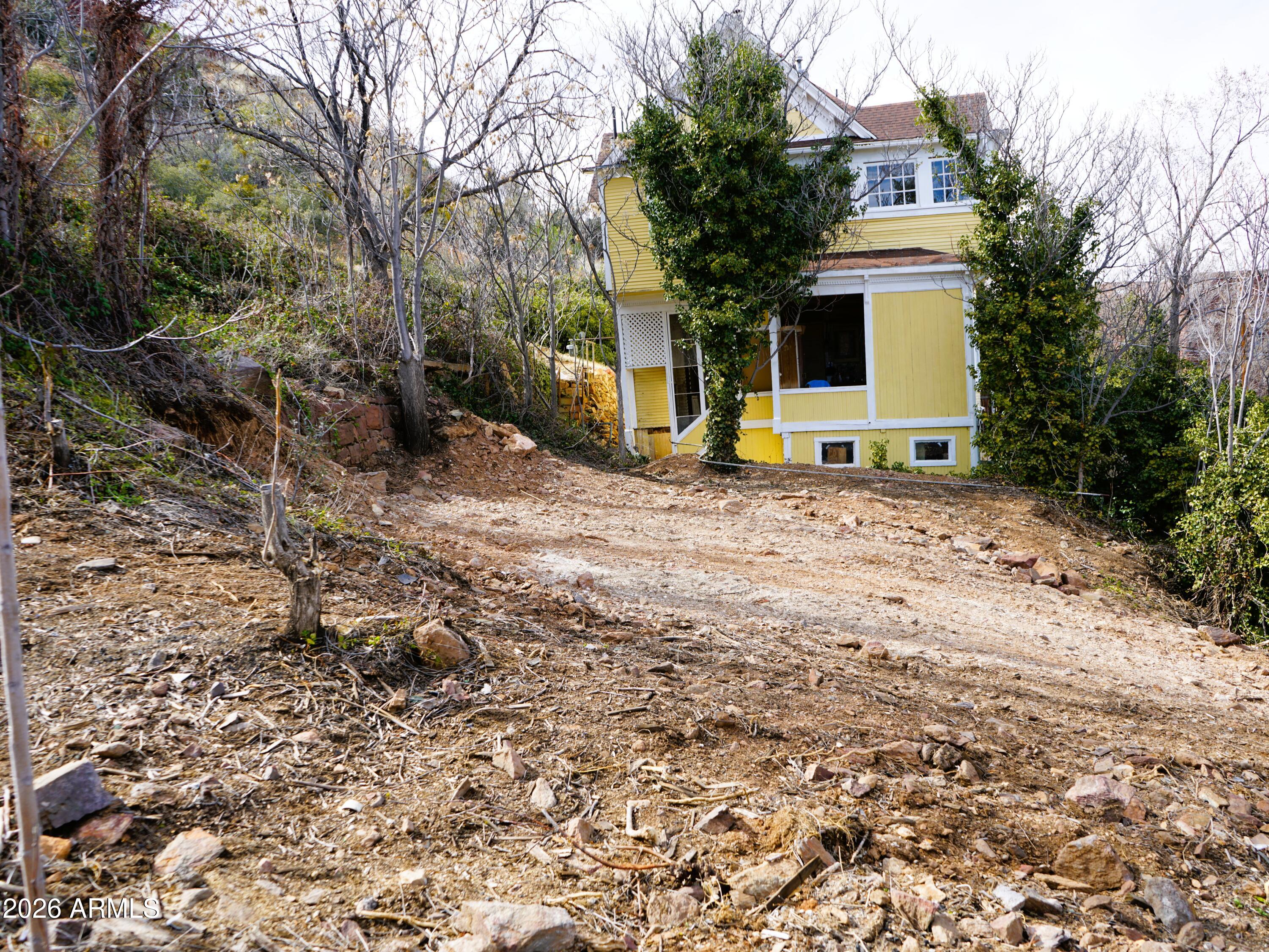 25 MAGNOLIA Avenue 2