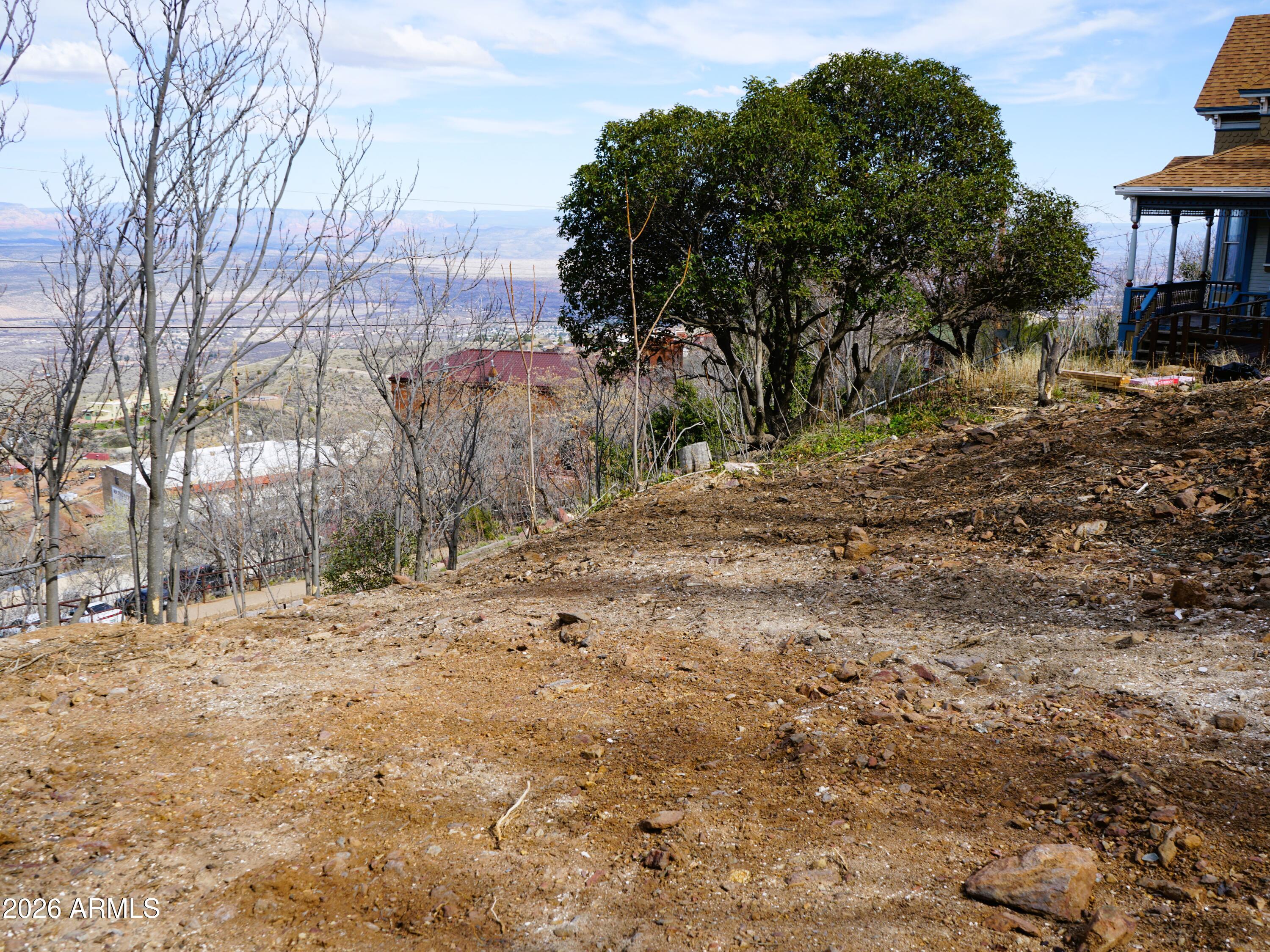 25 MAGNOLIA Avenue 2