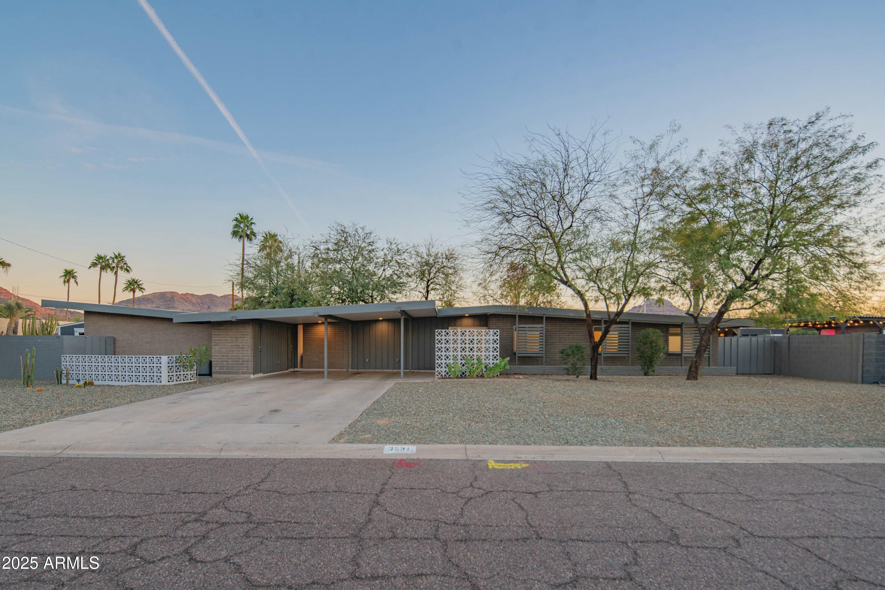 3531 E ONYX Avenue