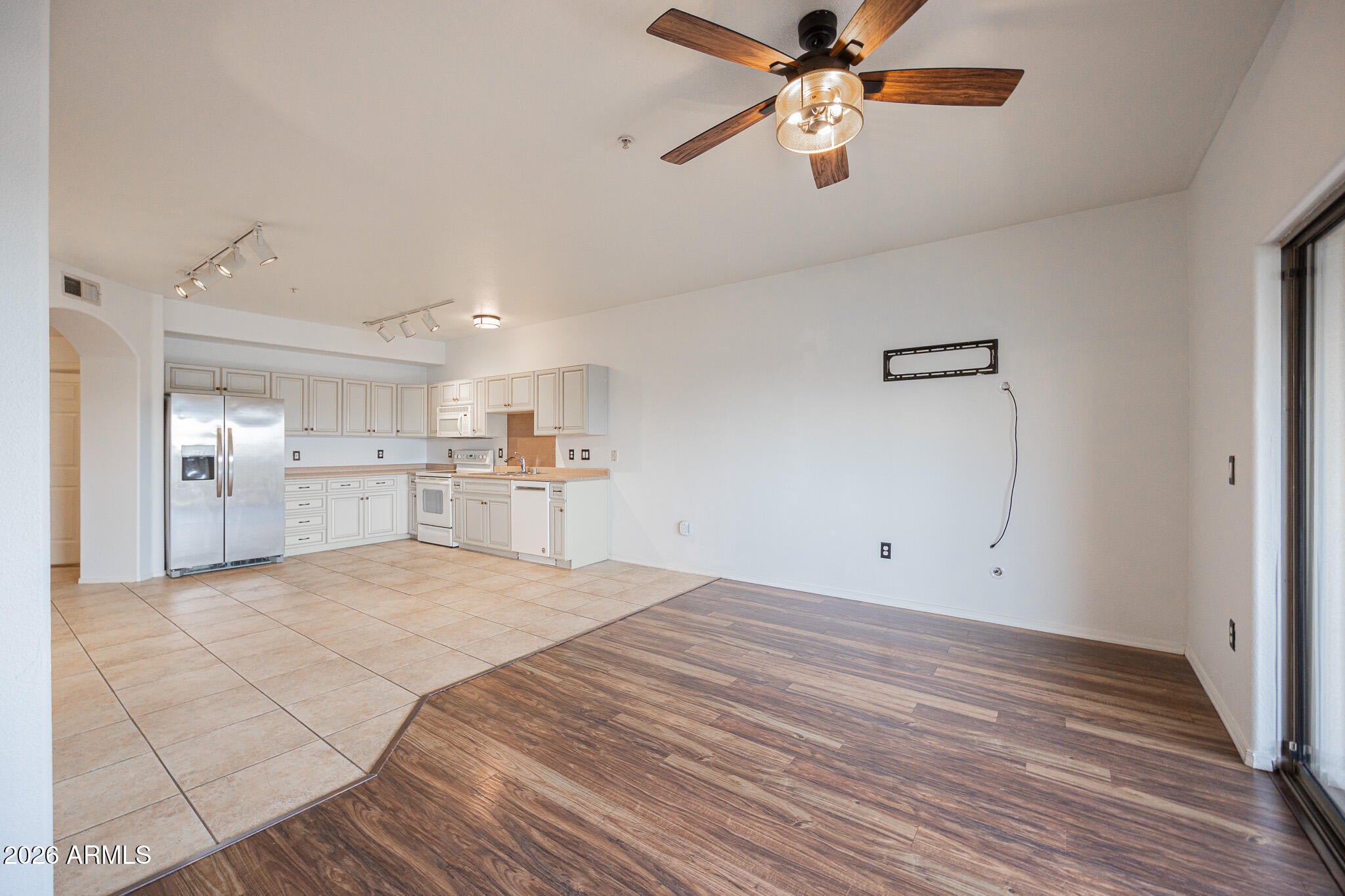 920 E DEVONSHIRE Avenue 4003