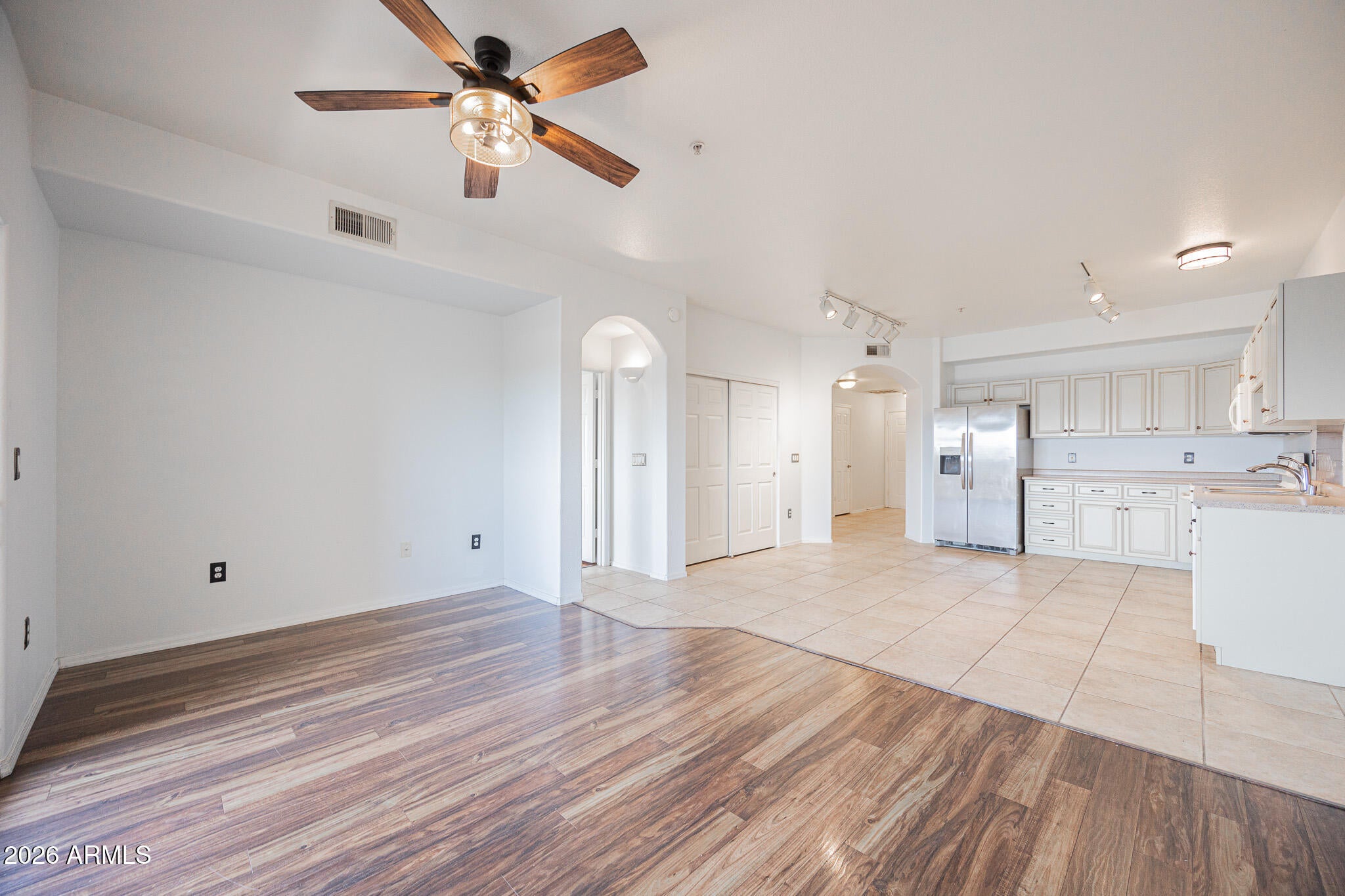 920 E DEVONSHIRE Avenue 4003