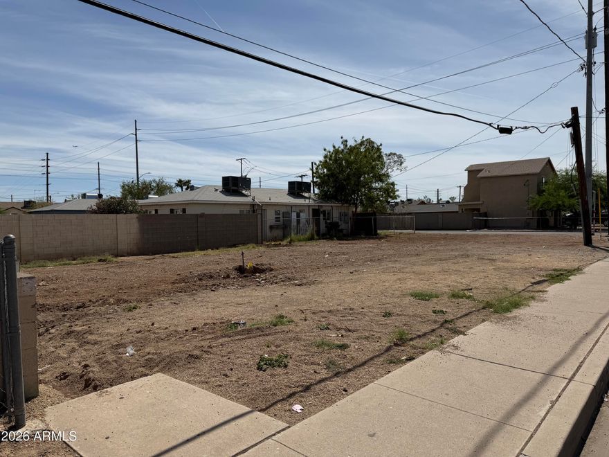 Great opportunity for land ready for multi-family development. Land ready for construction of duplex, triplex or 4-plex! Situated just minutes from major freeway access, ideal for investors or builders seeking high-demand area. Buyers to verify all facts and figures.