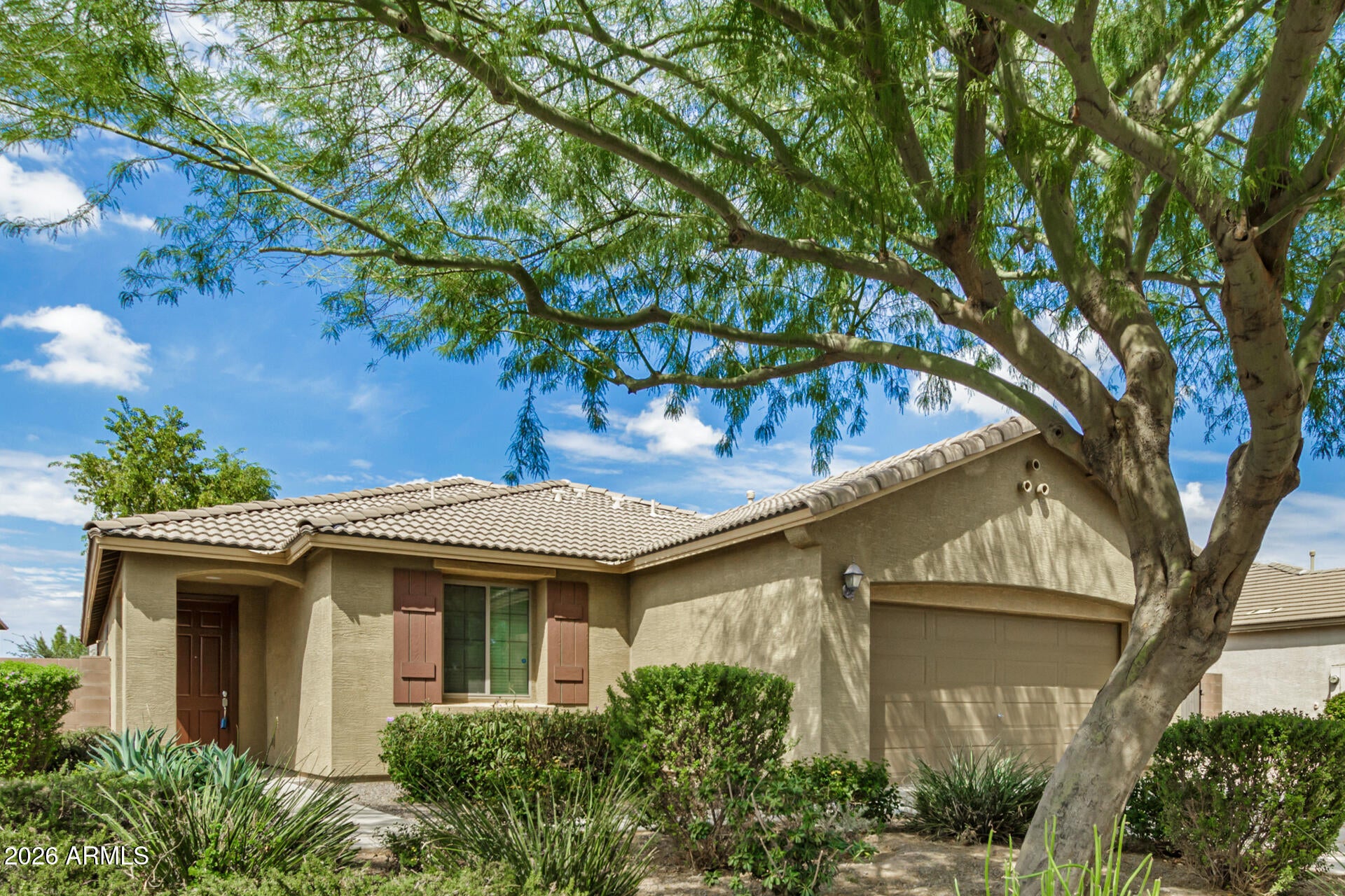 1154 W STEPHANIE Lane