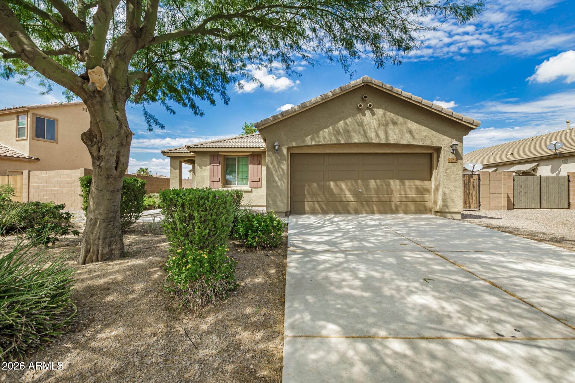 1154 W STEPHANIE Lane