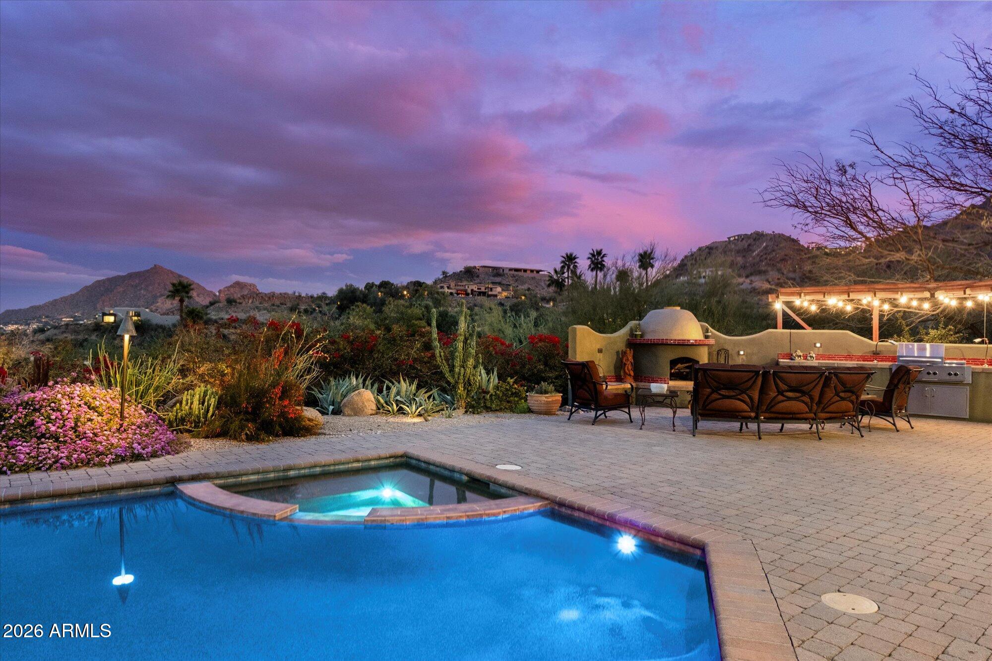 7306 N BROOKVIEW Way