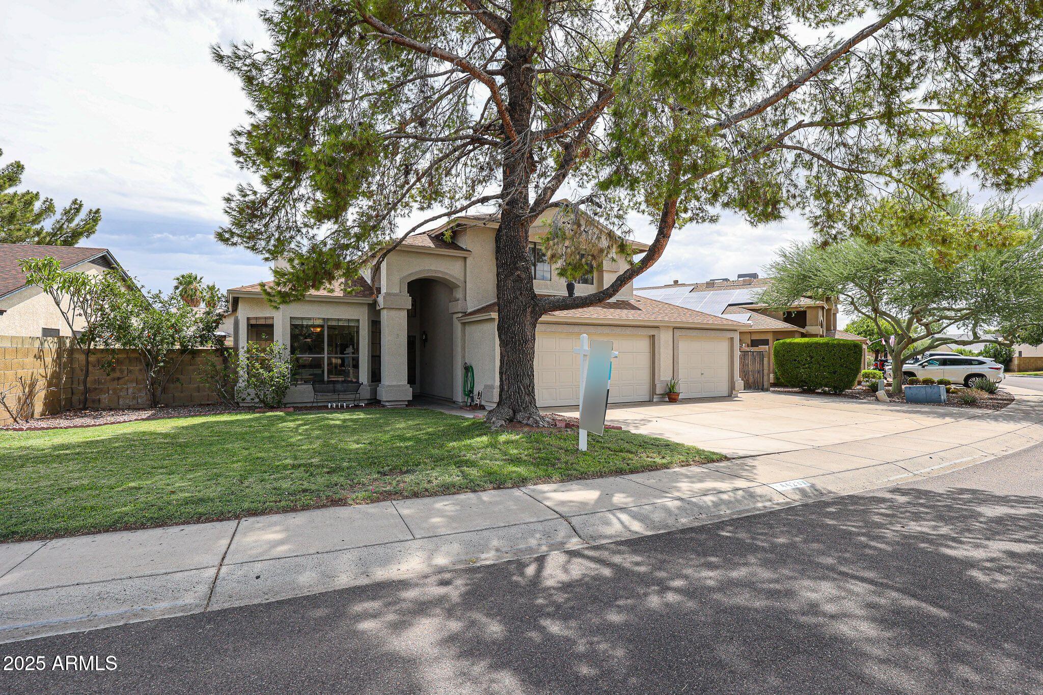 4423 W ESCUDA Drive