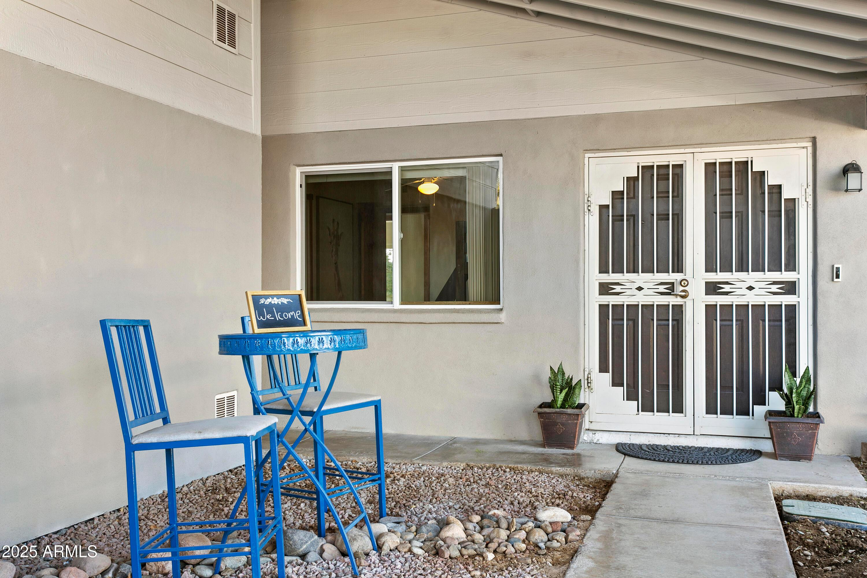 2707 E Louise Drive