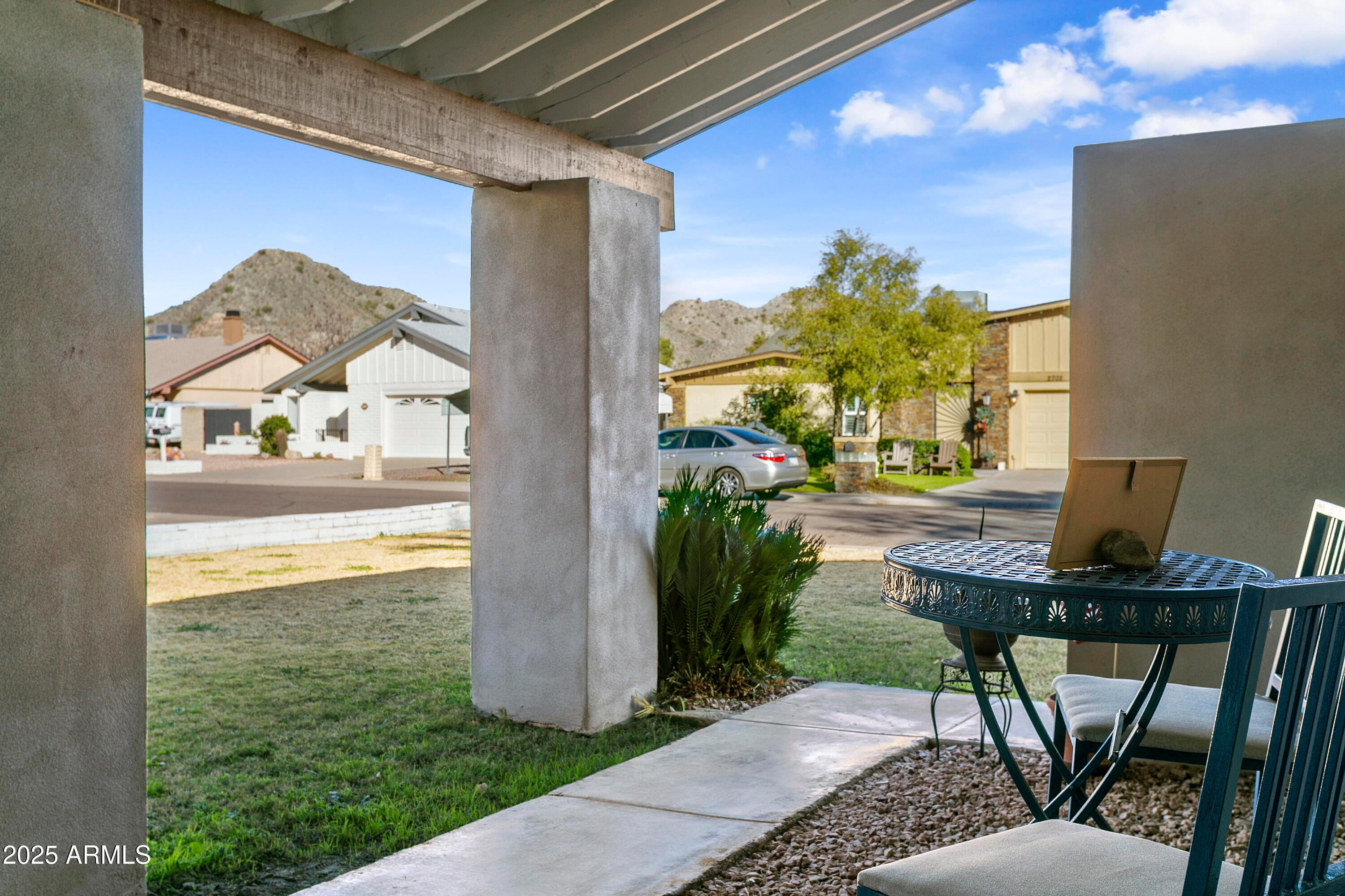 2707 E Louise Drive