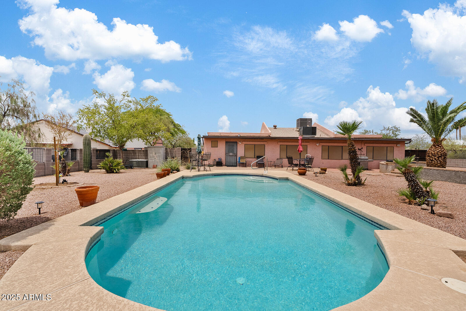 75 N VAL VISTA Road