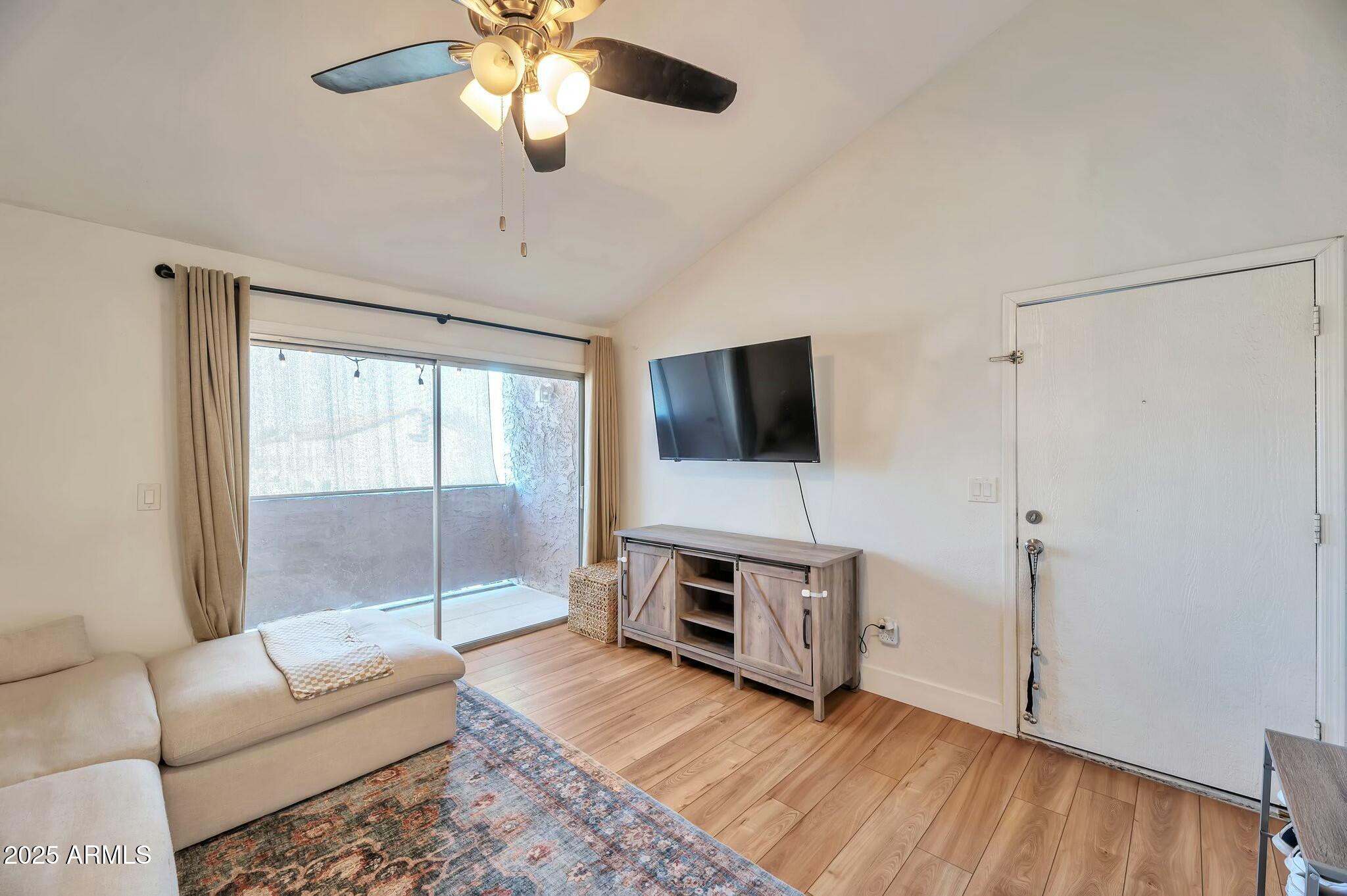 623 W GUADALUPE Road 213