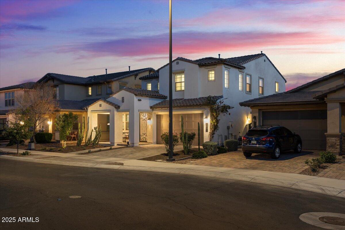 3843 E LOMA VISTA Street