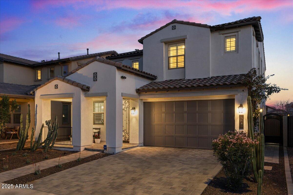 3843 E LOMA VISTA Street