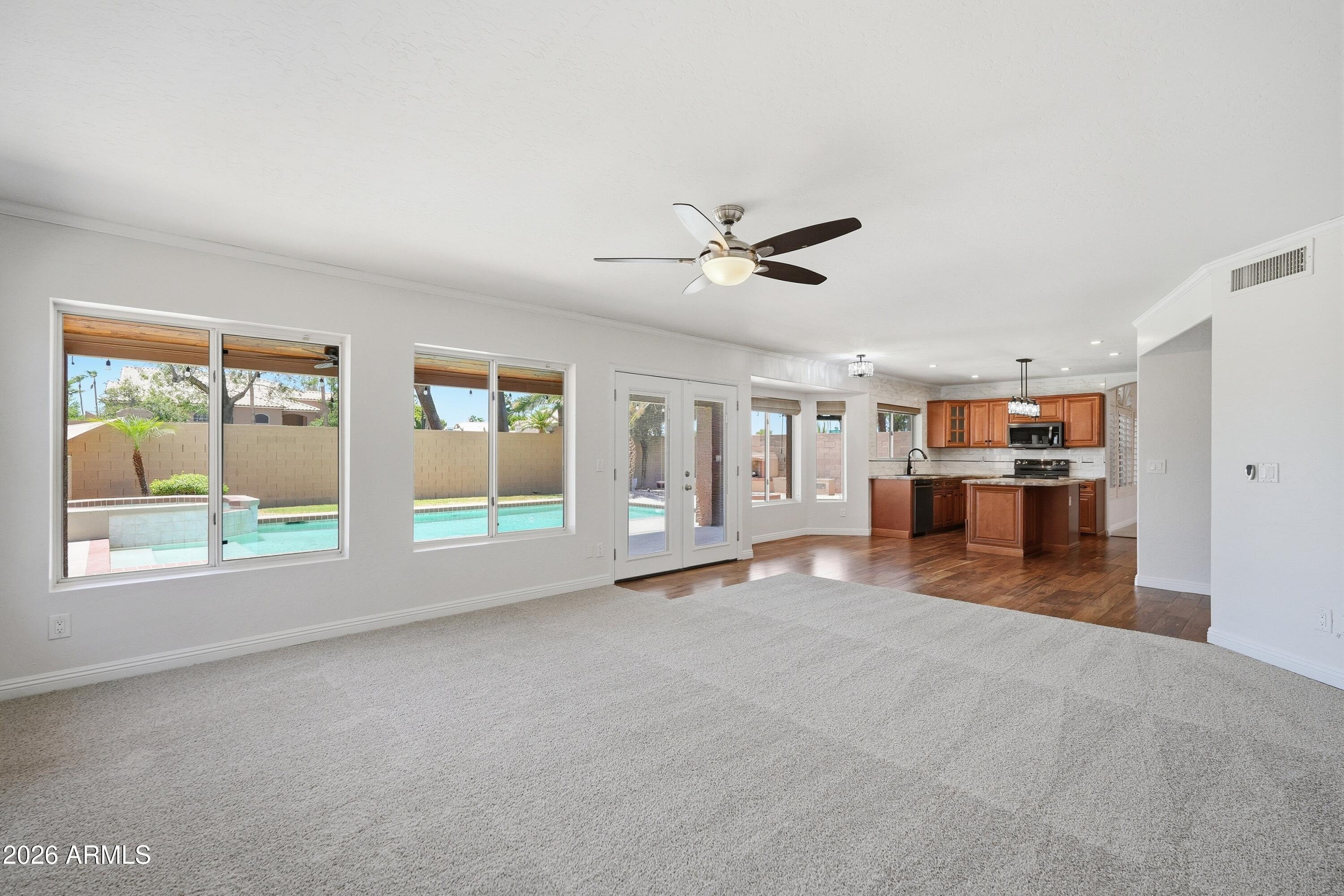 1231 W ISLANDIA Drive