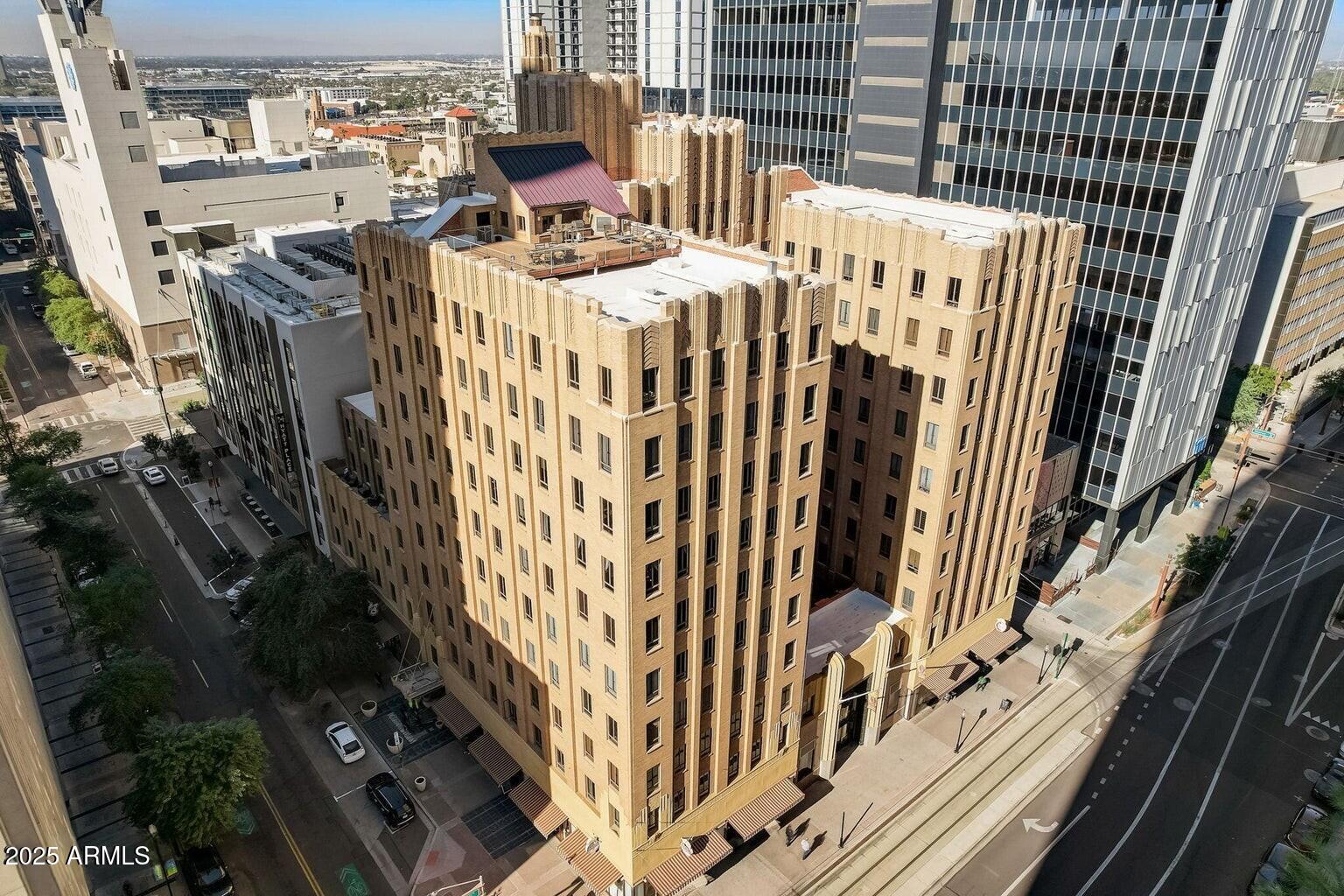 114 W ADAMS Street 910