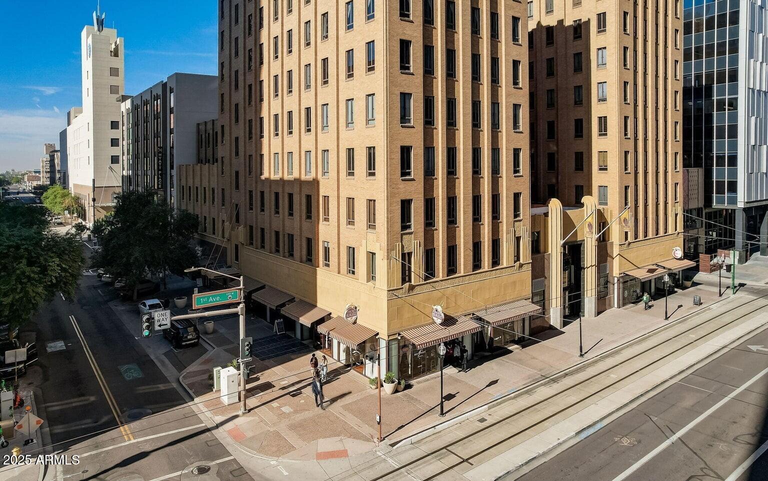 114 W ADAMS Street 910