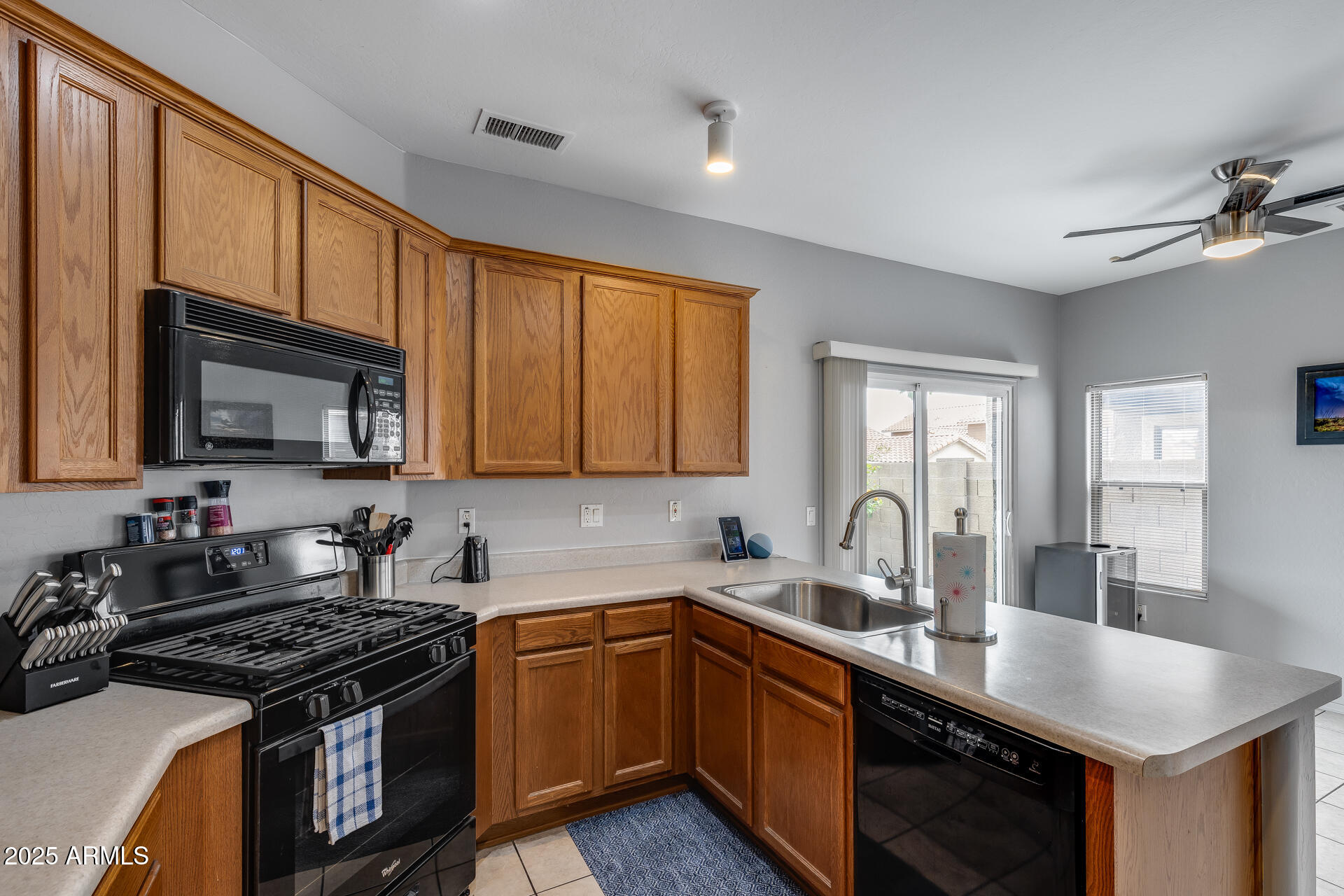44 S GREENFIELD Road 10