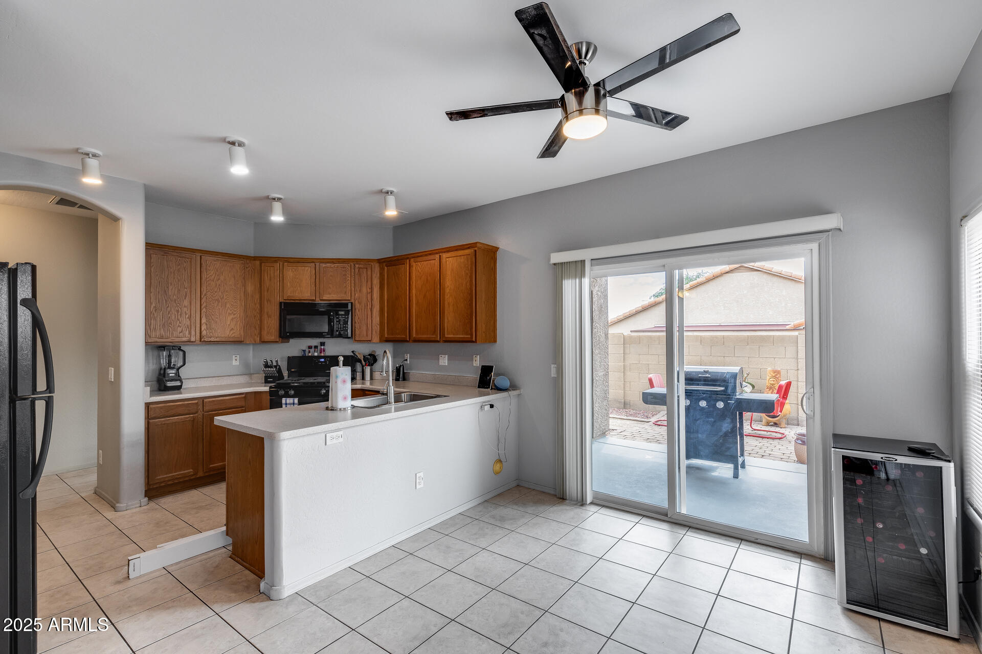 44 S GREENFIELD Road 10