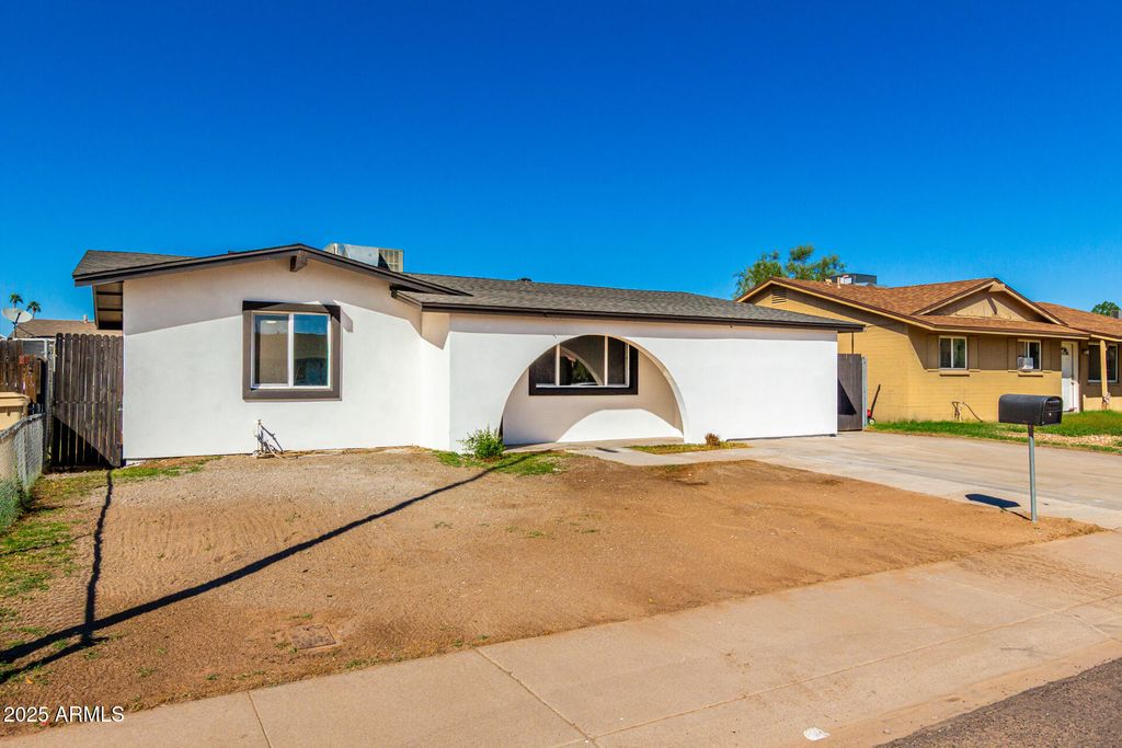Photo of 4428 W Sanna Street, Glendale, AZ 85302 (MLS # 6929126)