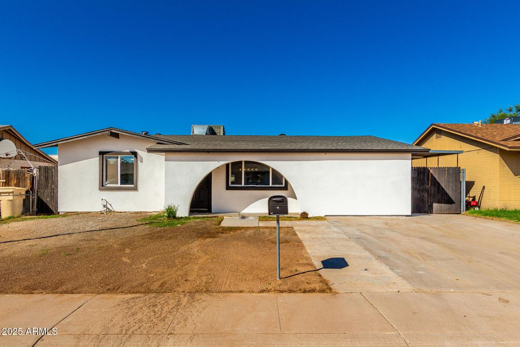 Photo of 4428 W Sanna Street, Glendale, AZ 85302 (MLS # 6929126)