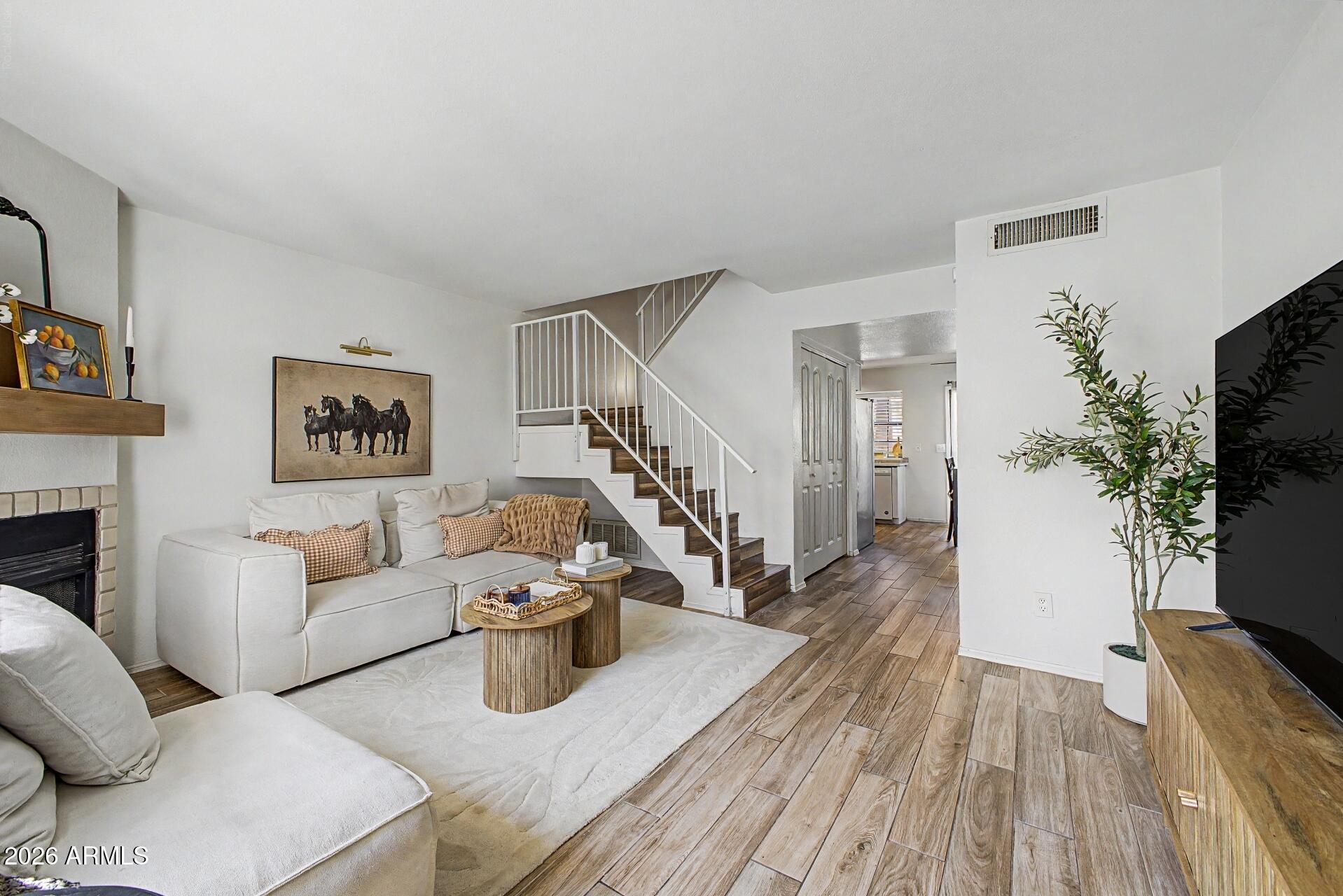 5704 E AIRE LIBRE Avenue 1102