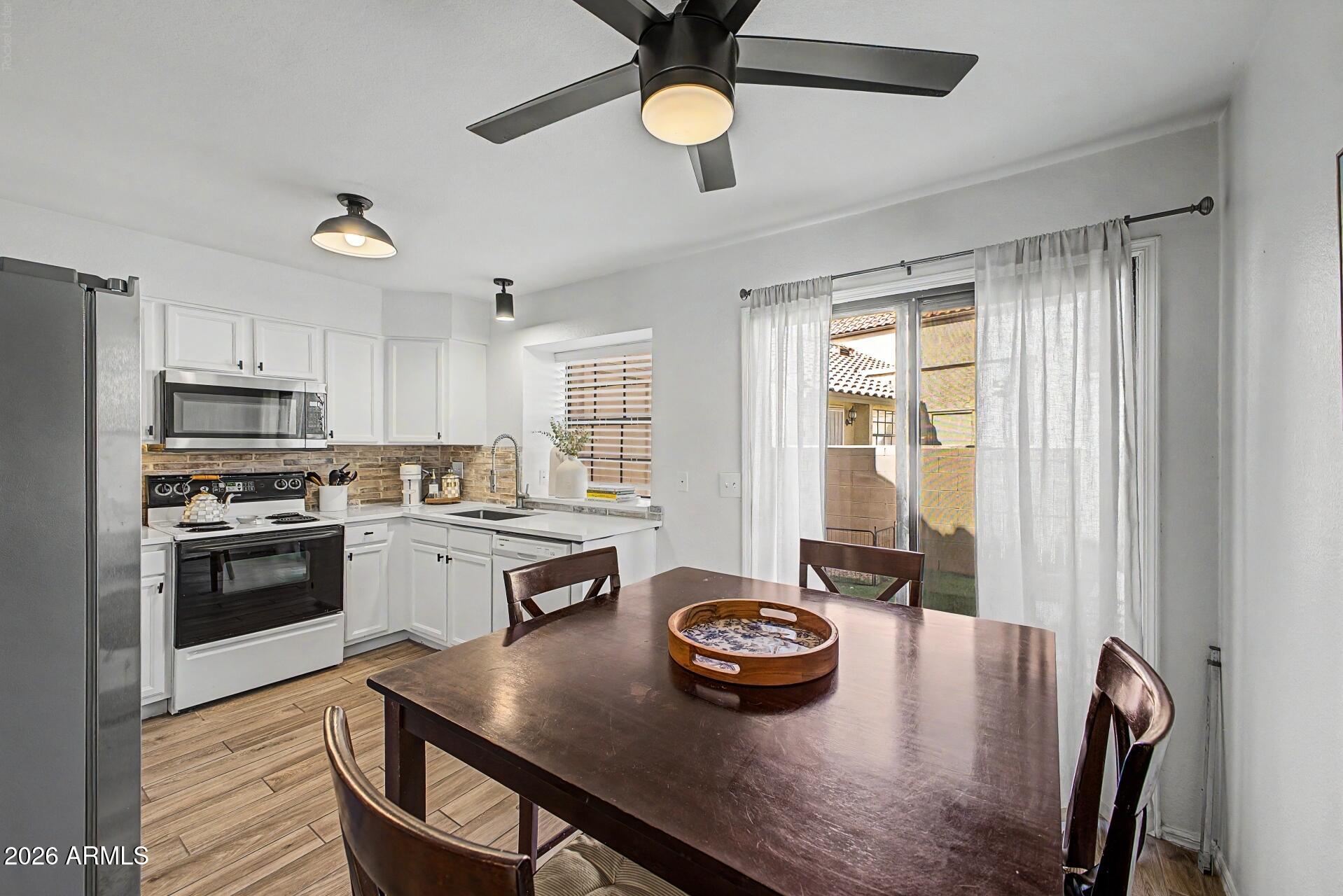 5704 E AIRE LIBRE Avenue 1102