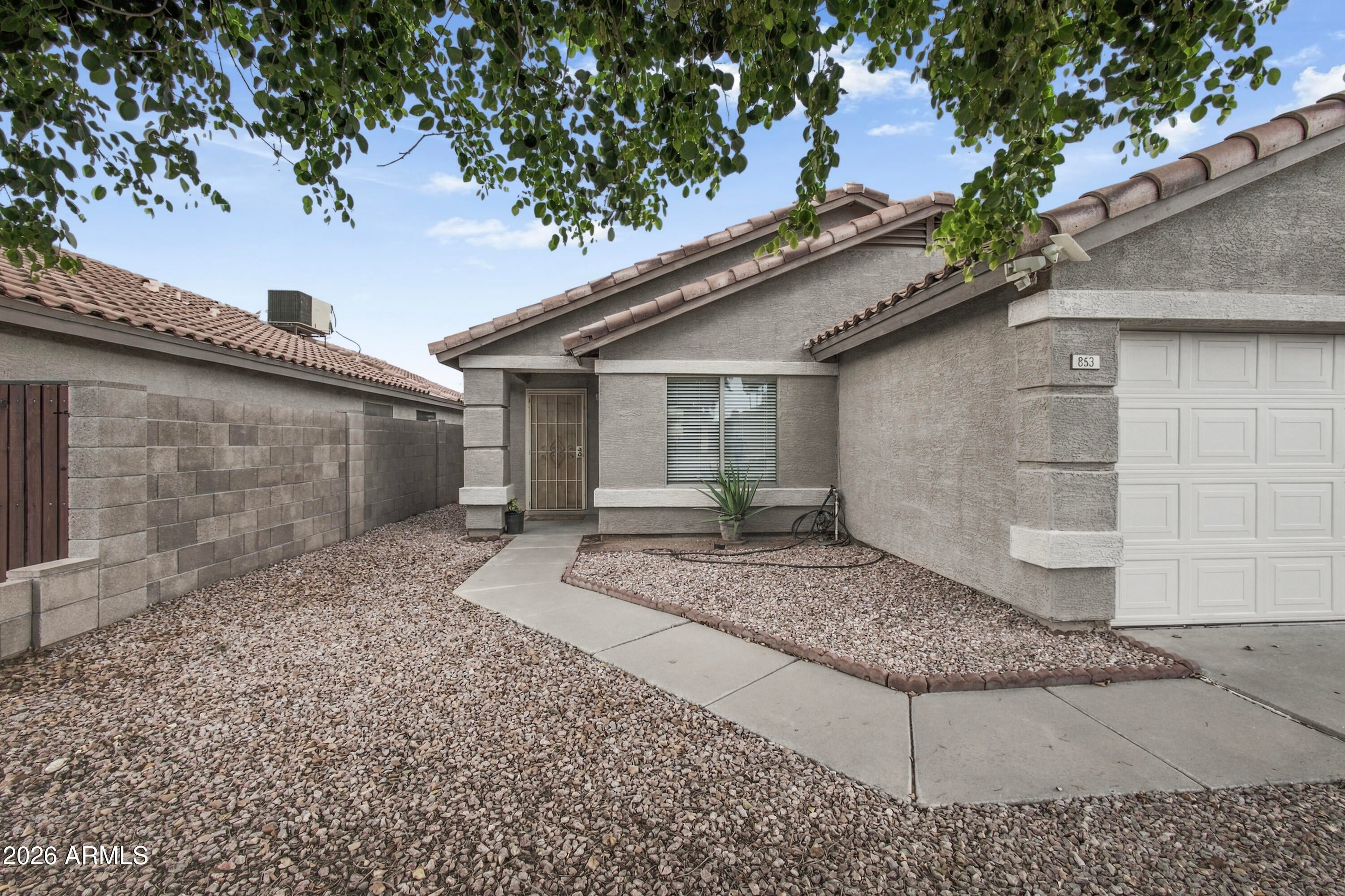 853 E YUMA Avenue