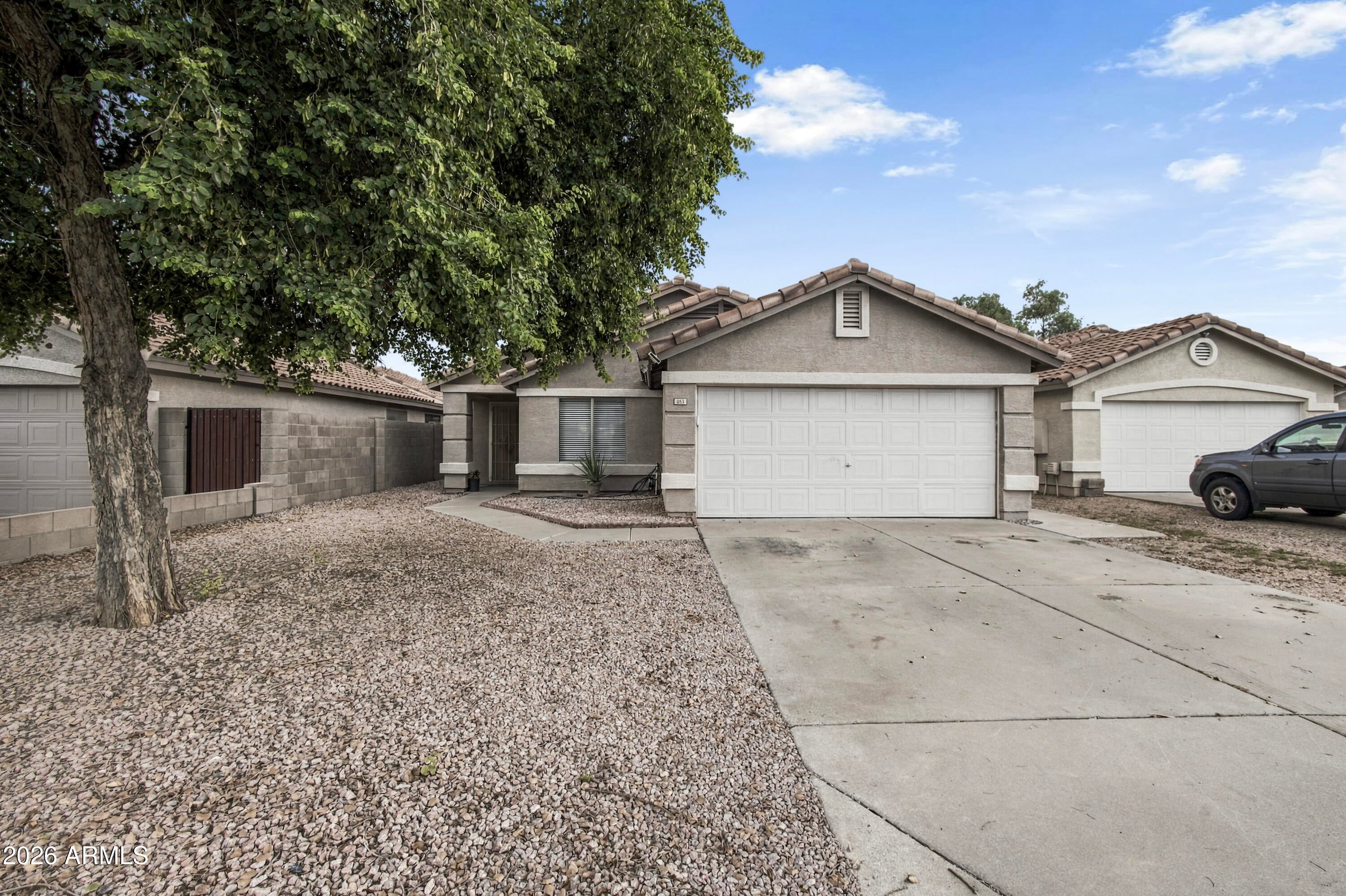 853 E YUMA Avenue