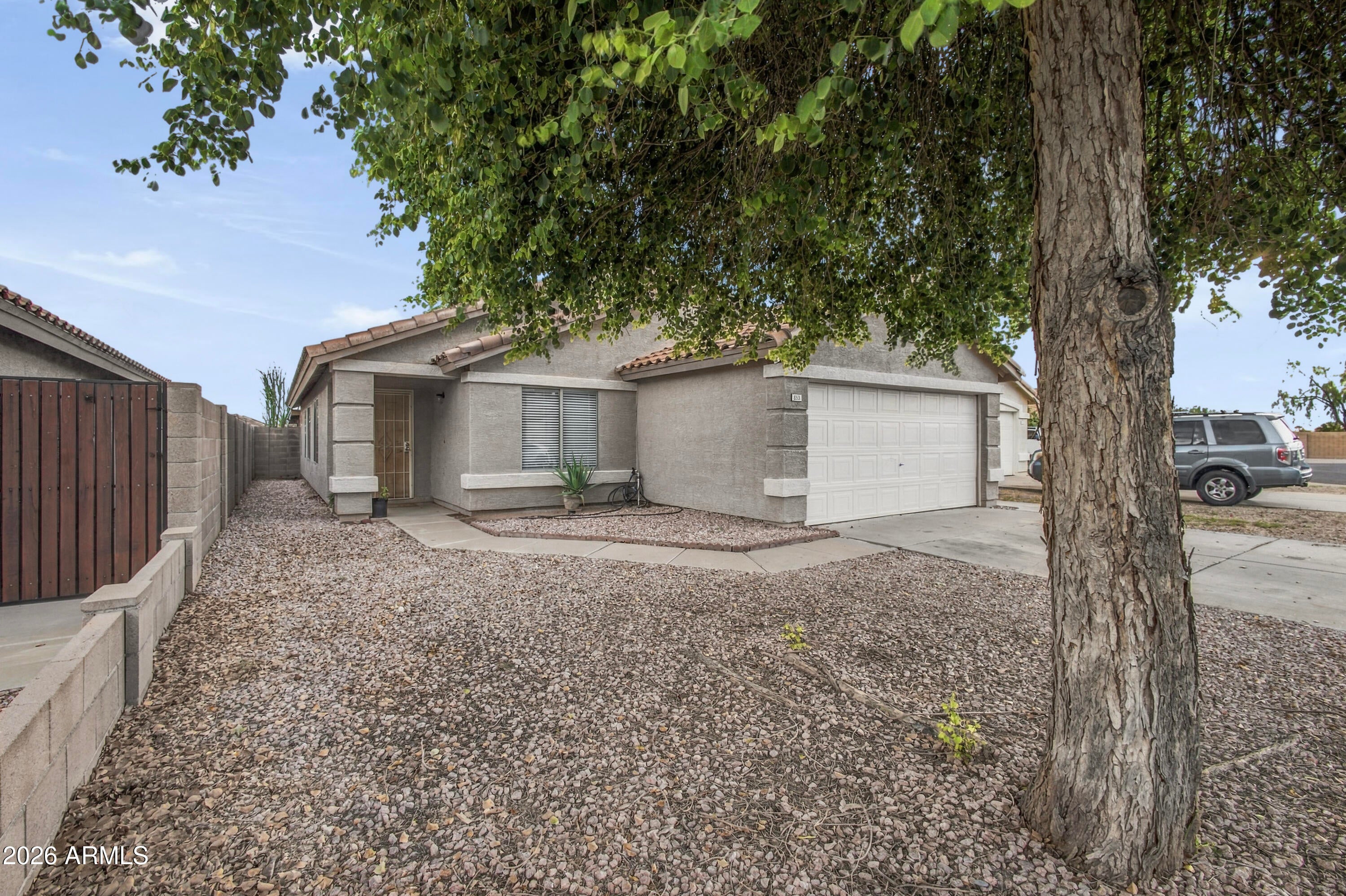 853 E YUMA Avenue