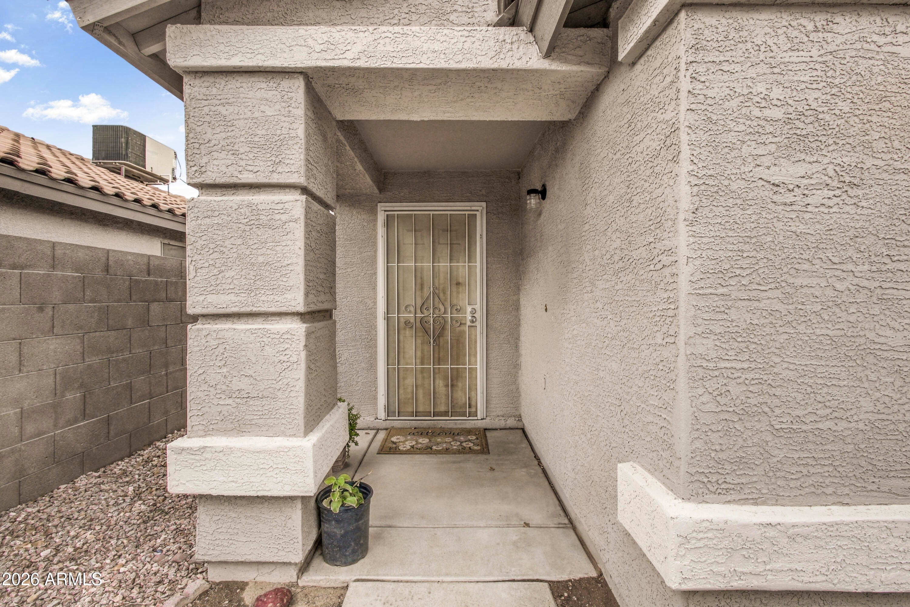 853 E YUMA Avenue