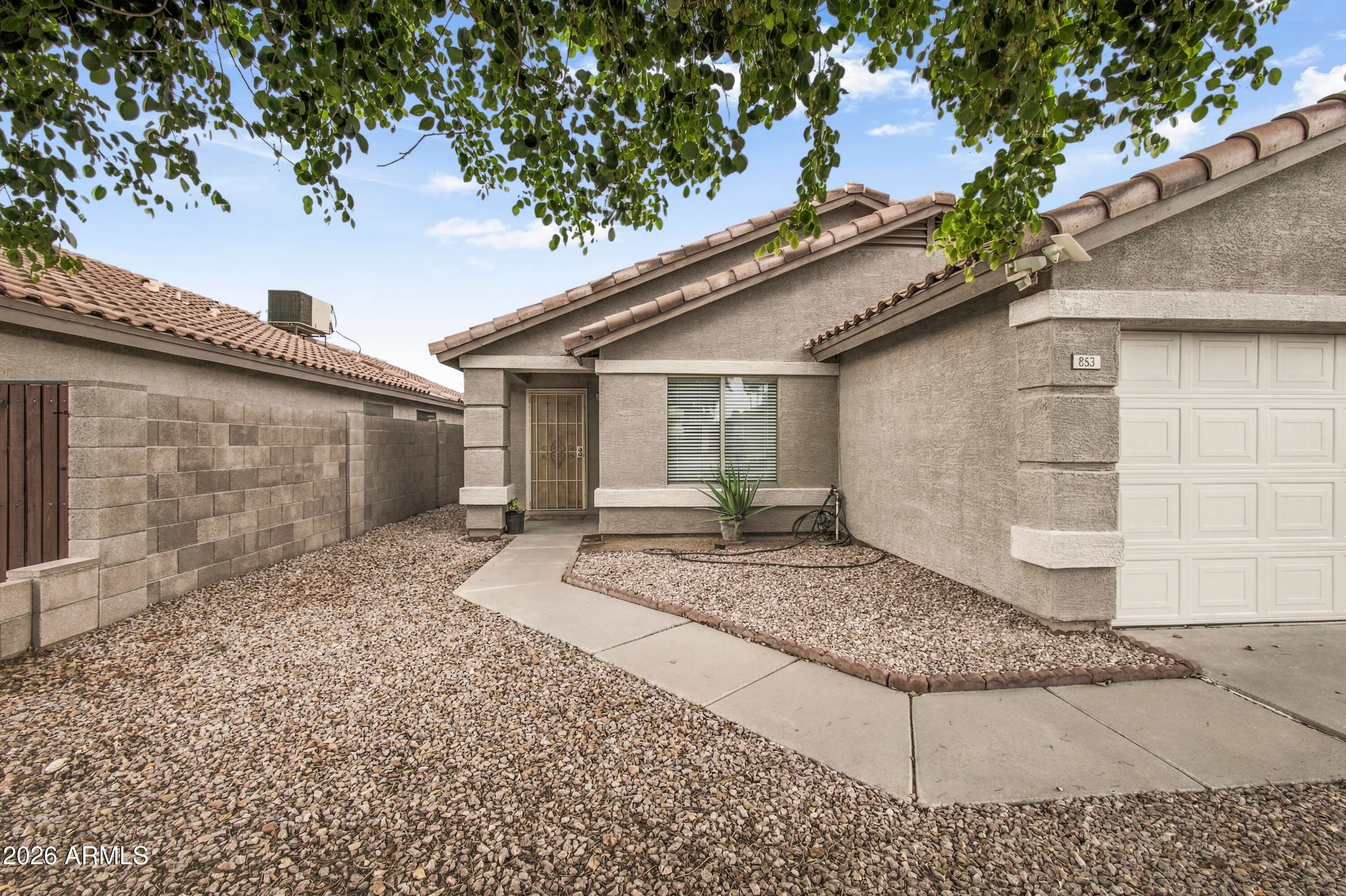 853 E YUMA Avenue