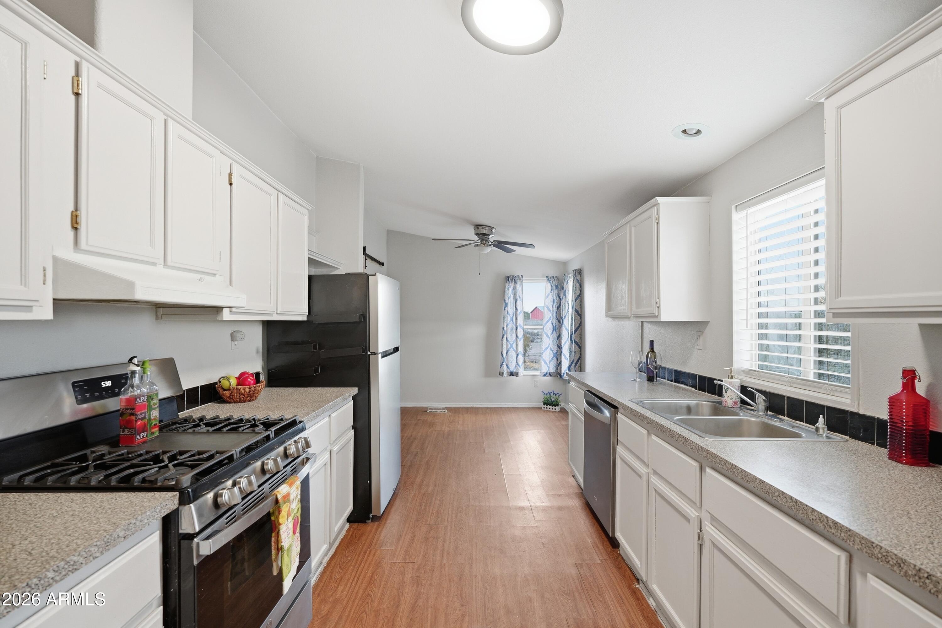 2961 W BONNIE Lane