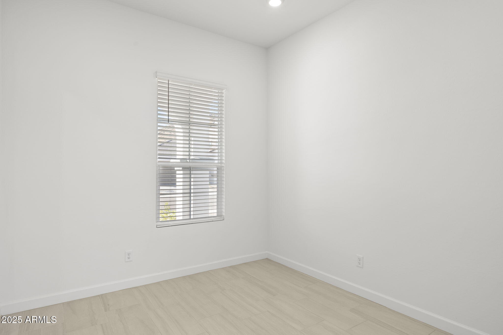17854 W MISSION Lane