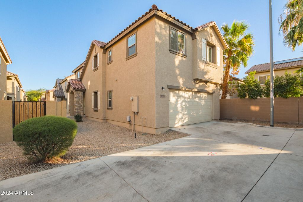 Photo of 919 E Agua Fria Lane, Avondale, AZ 85323 (MLS # 6909383)