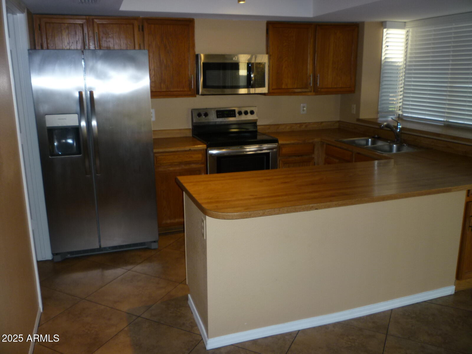 4216 W WILLOW Avenue