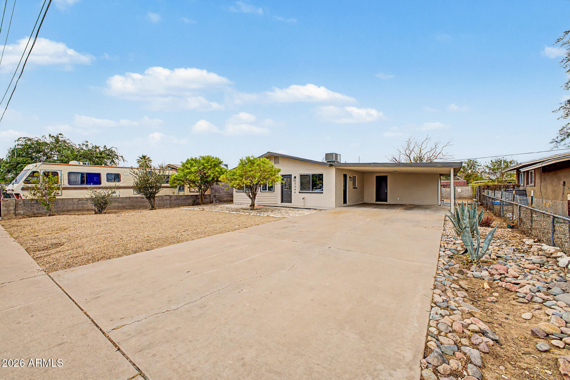 2344 W CHOLLA Street