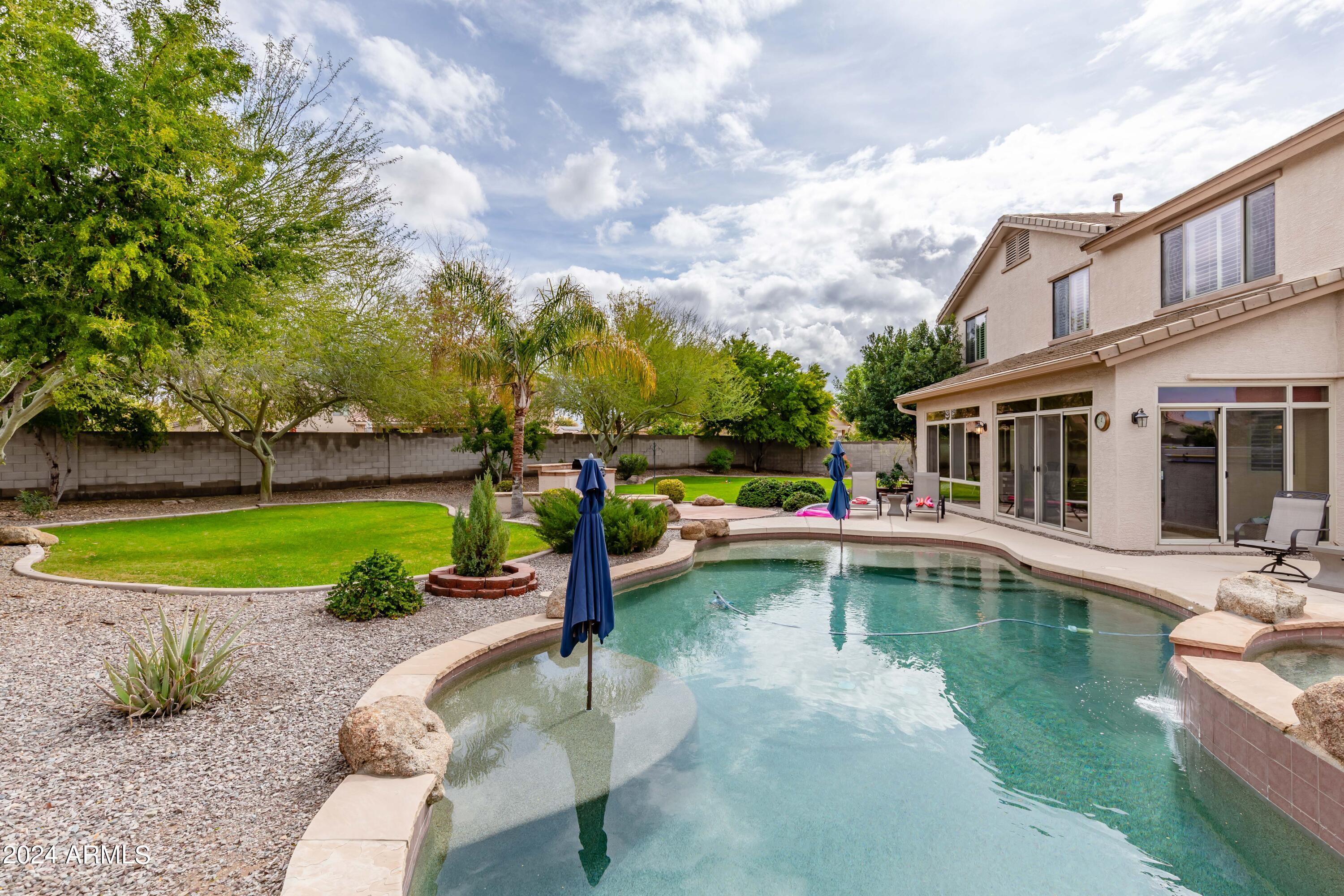 8408 W MIDWAY Avenue