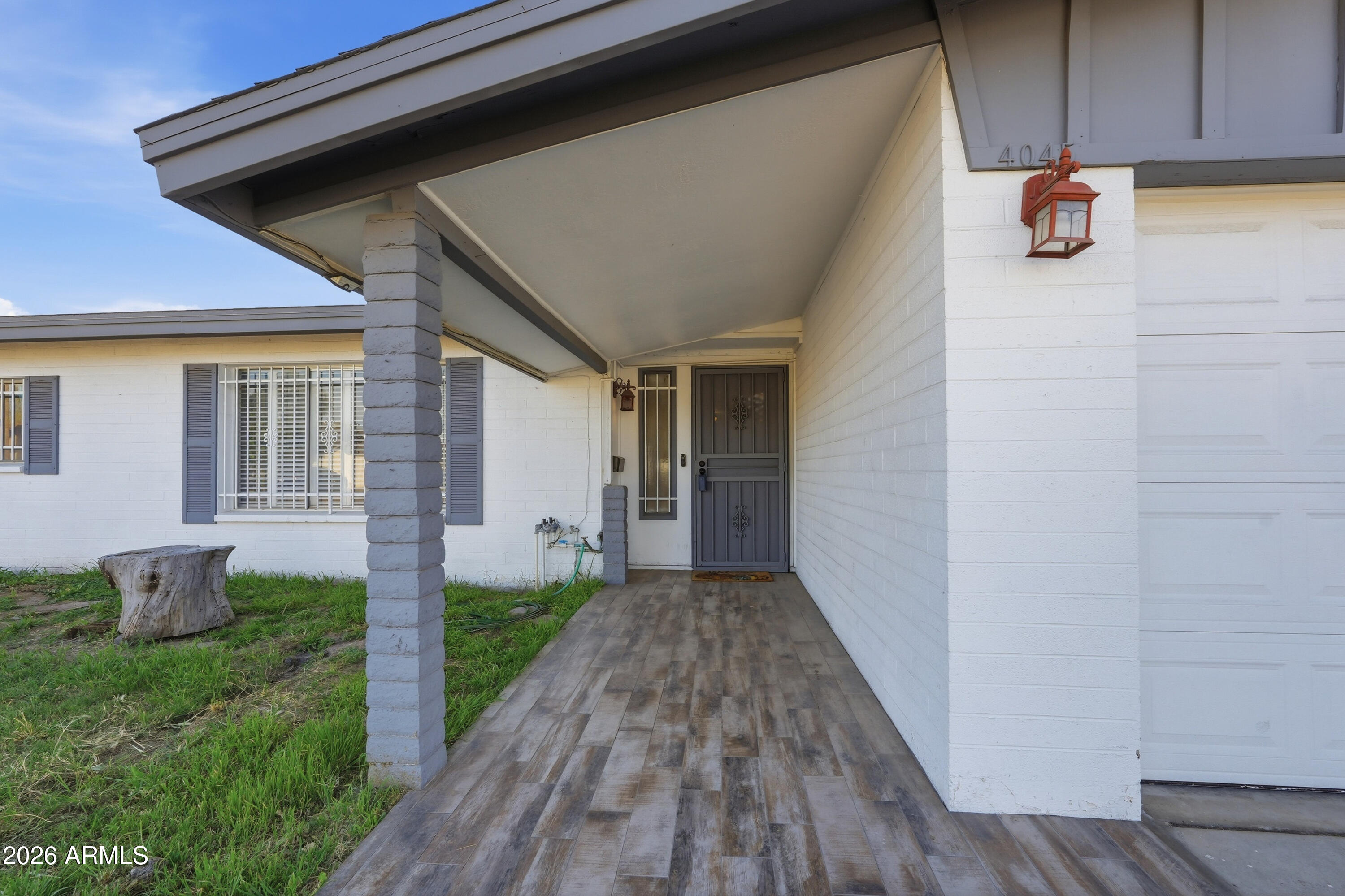 4045 W MONTEBELLO Avenue