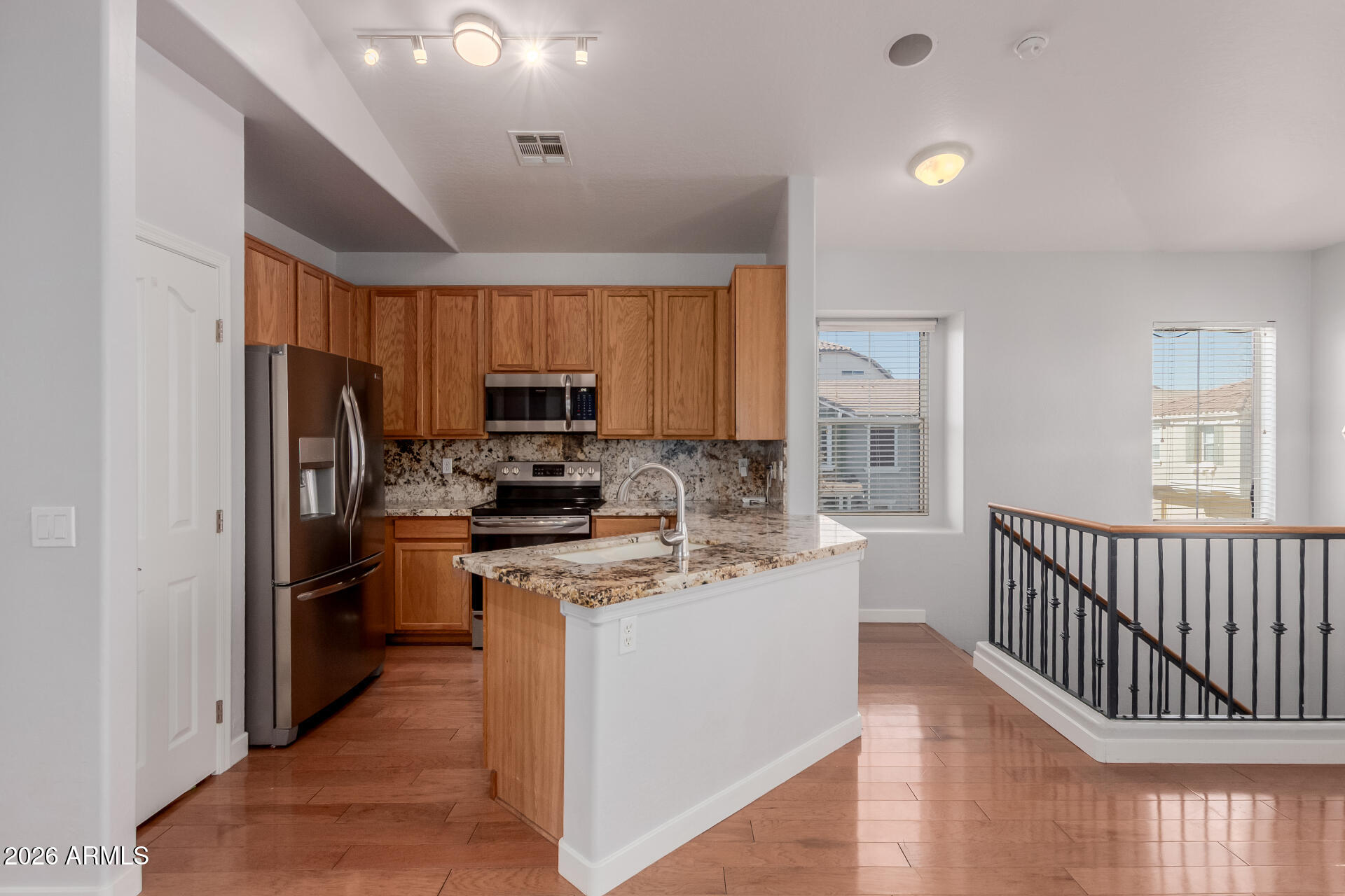 144 W CAMPBELL Court