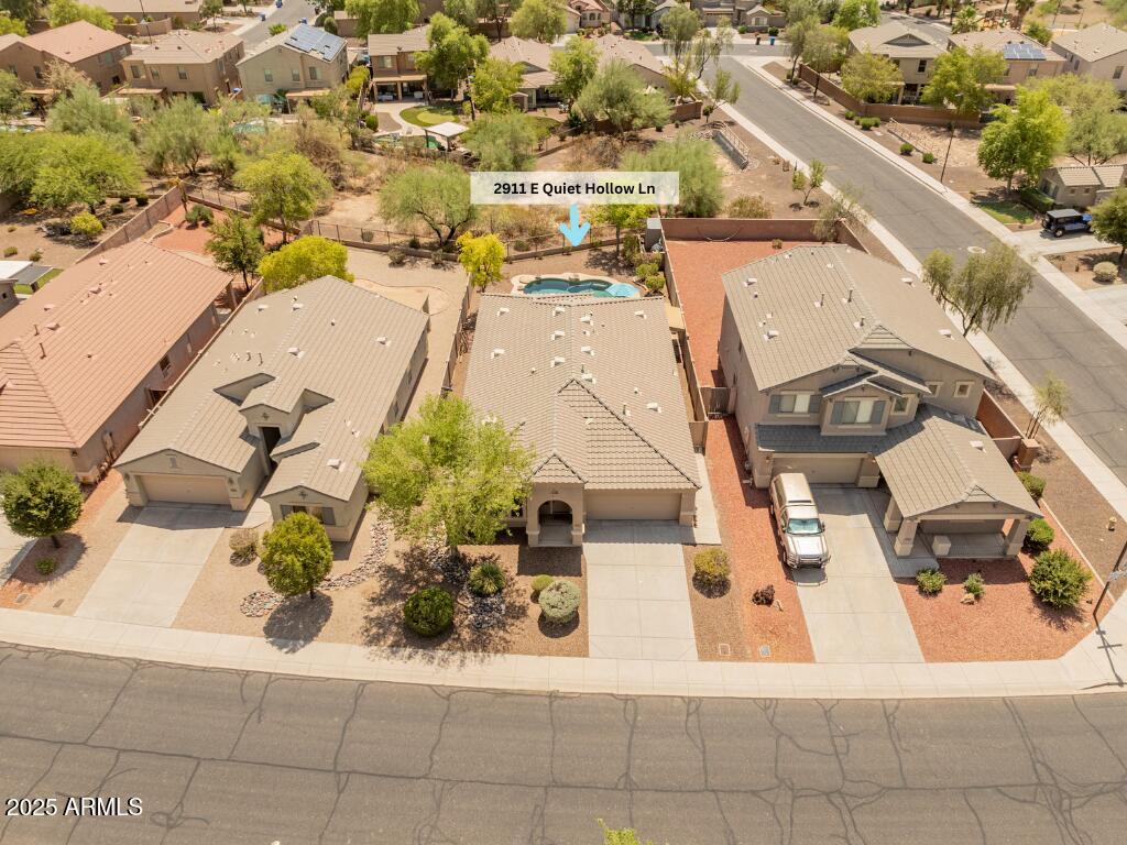 2911 E Quiet Hollow Lane