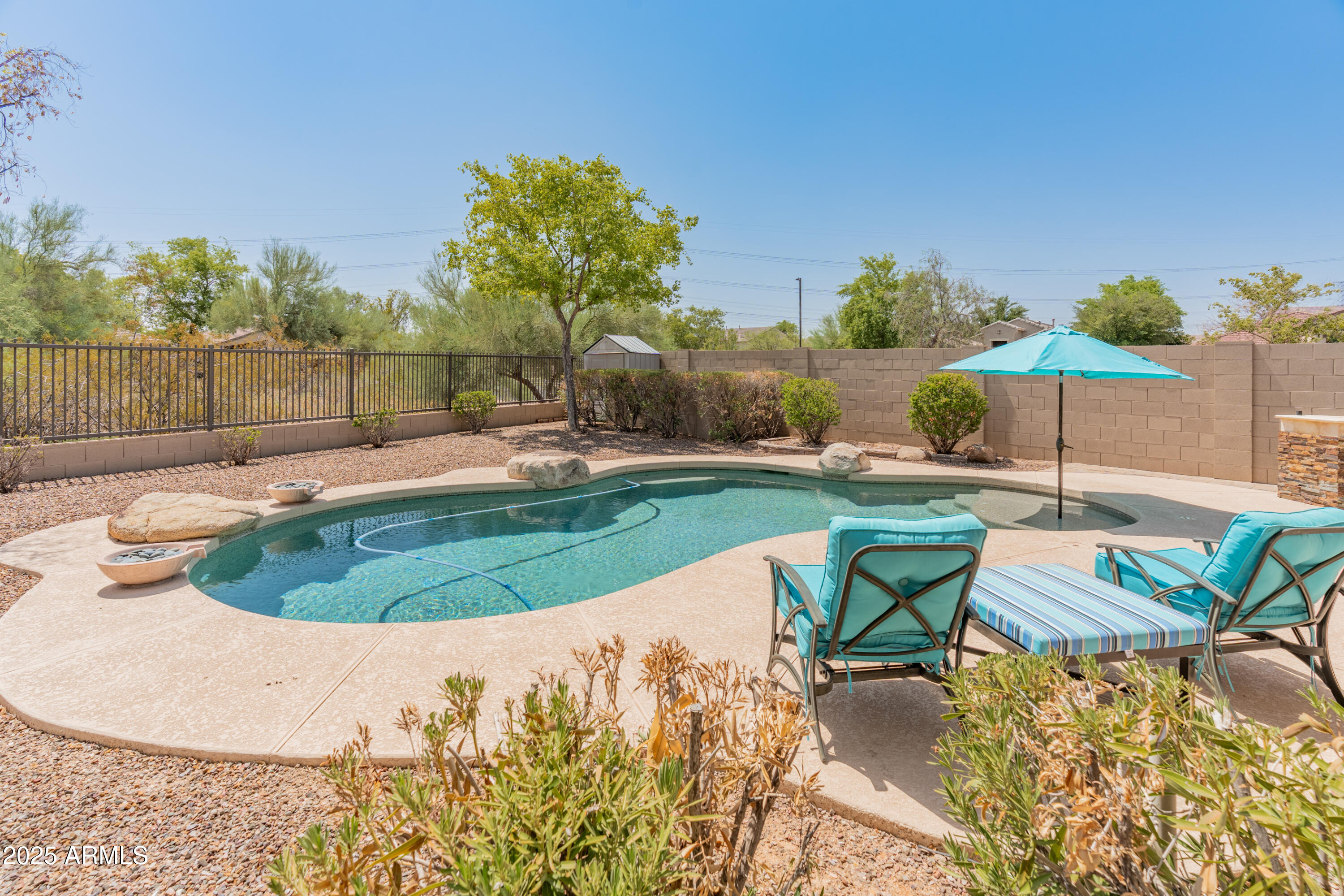 2911 E Quiet Hollow Lane